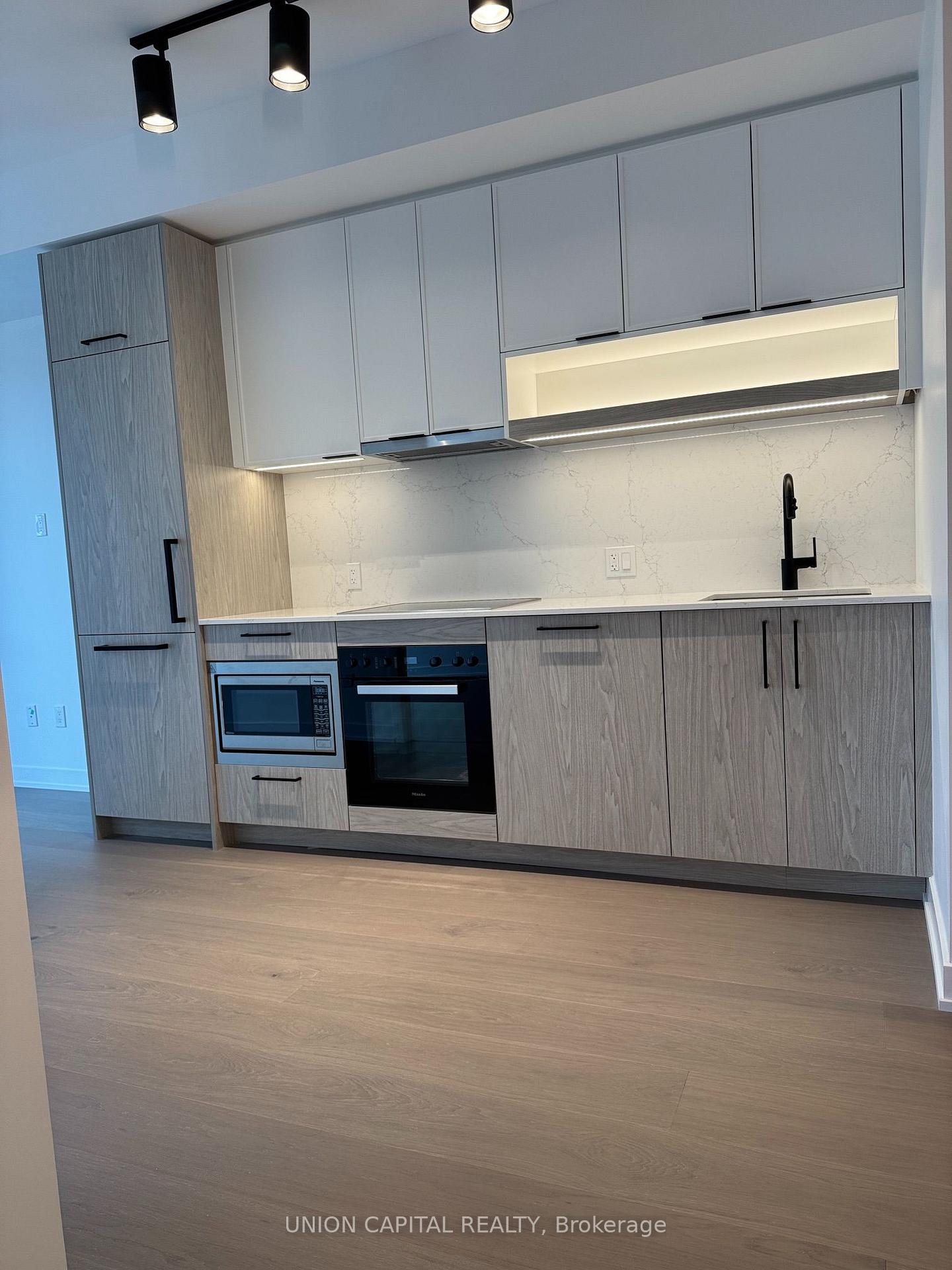 Photo 7 of Unit 2101, 91 Montclair Avenue, Toronto, Forest Hill South — HOMEH