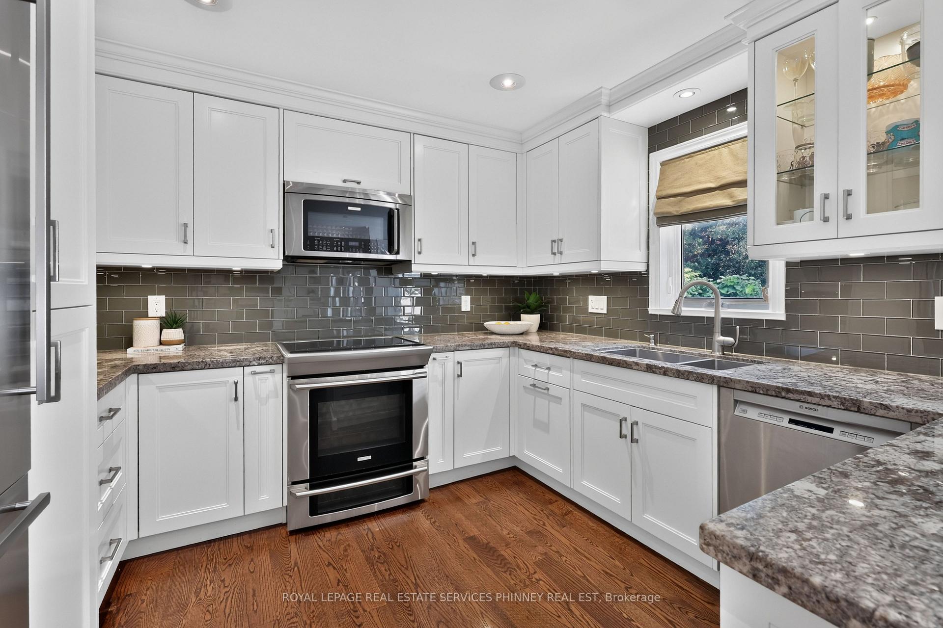 Photo 23 of 1012 Oak Meadow Road, Oakville, Glen Abbey — HOMEH