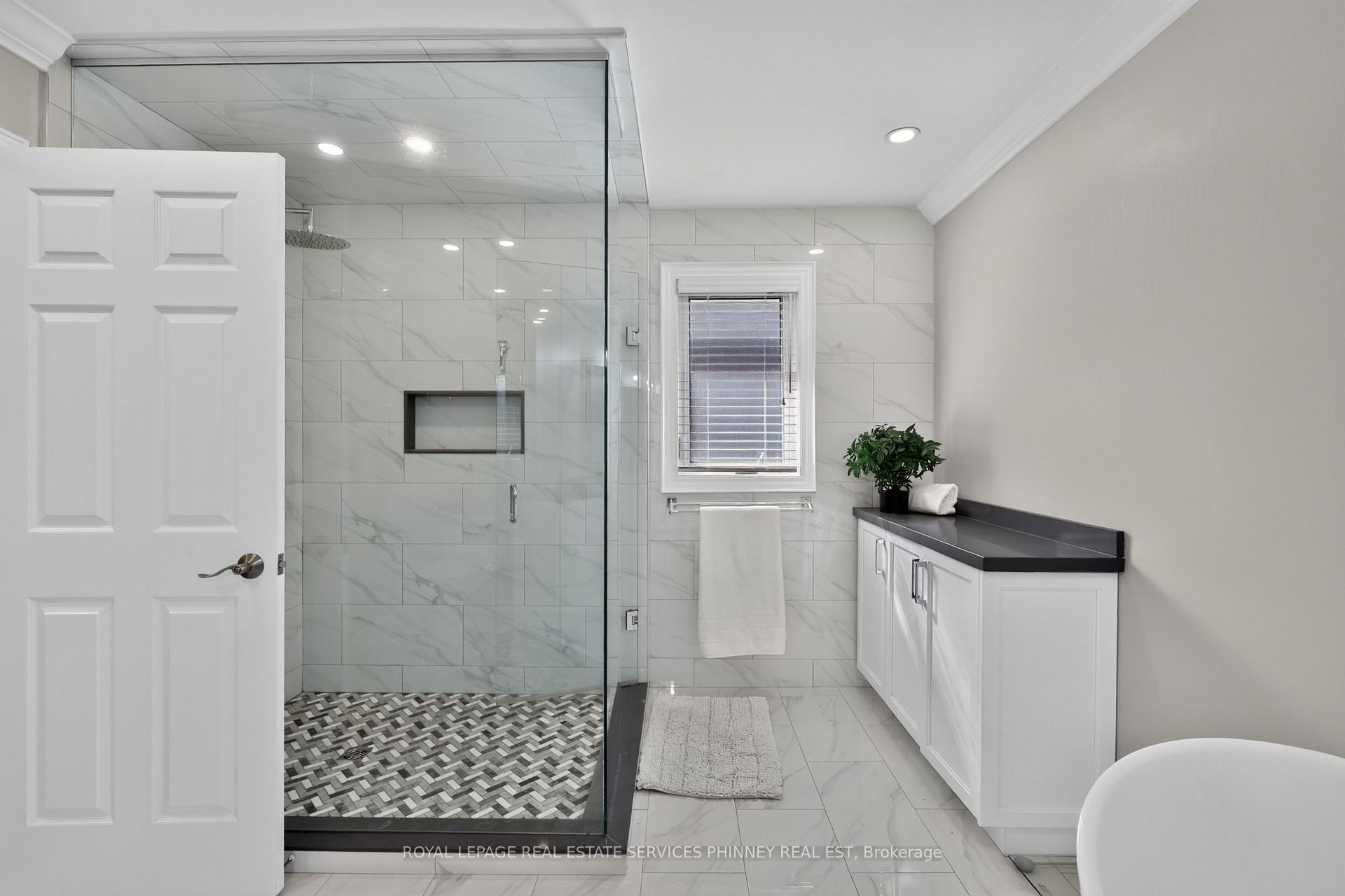Photo 53 of 1012 Oak Meadow Road, Oakville, Glen Abbey — HOMEH