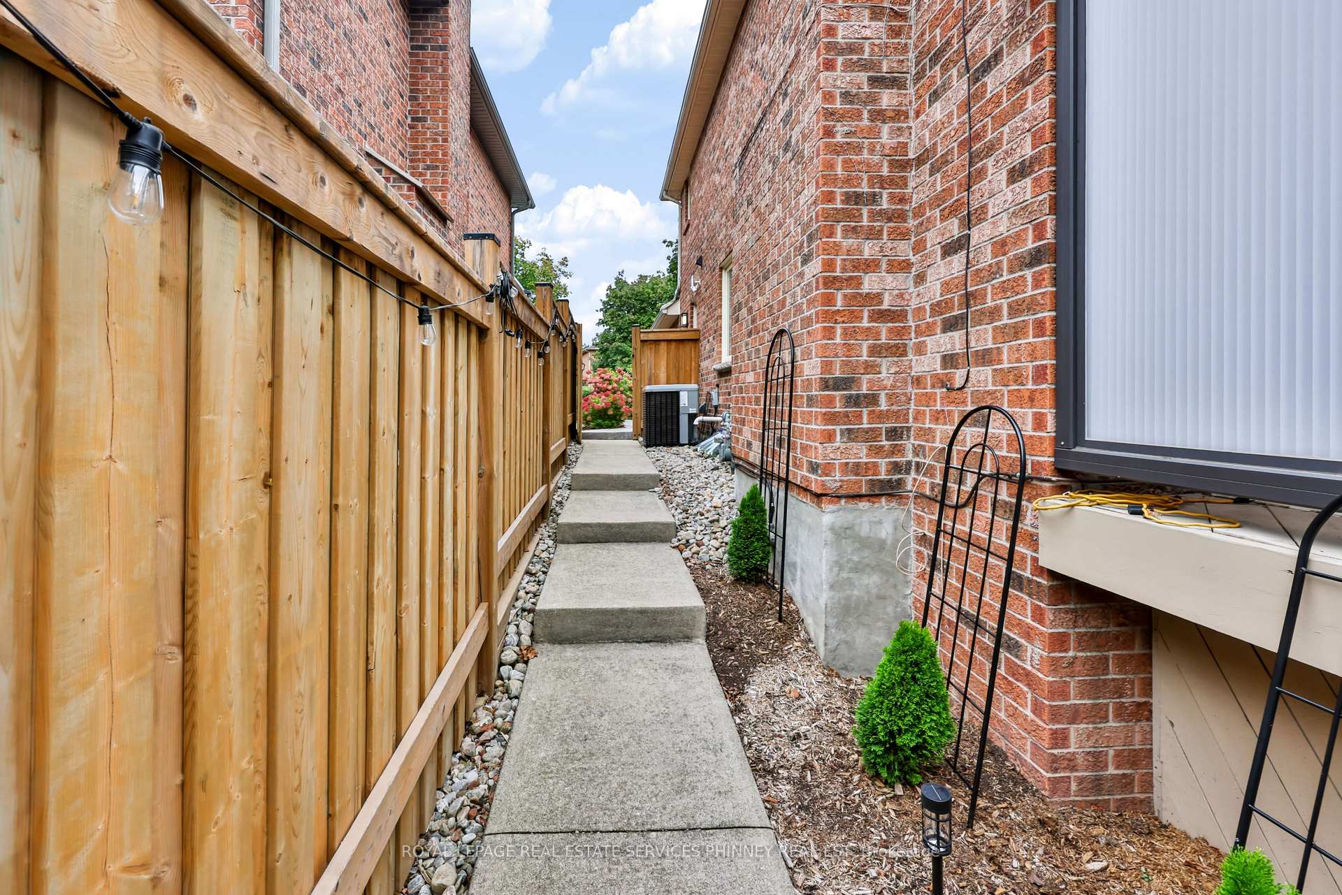 Photo 81 of 1012 Oak Meadow Road, Oakville, Glen Abbey — HOMEH