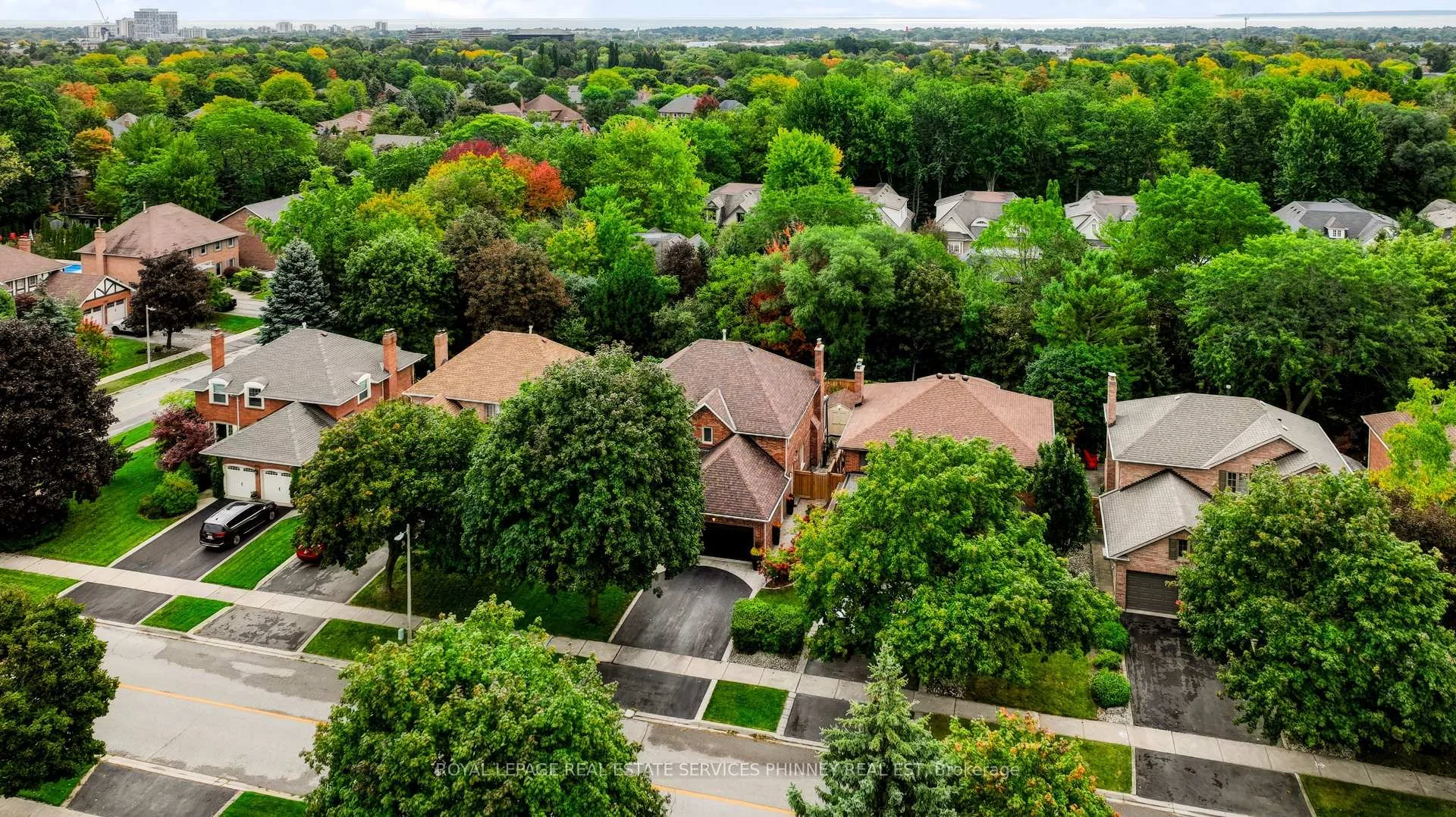 Photo 10 of 1012 Oak Meadow Road, Oakville, Glen Abbey — HOMEH