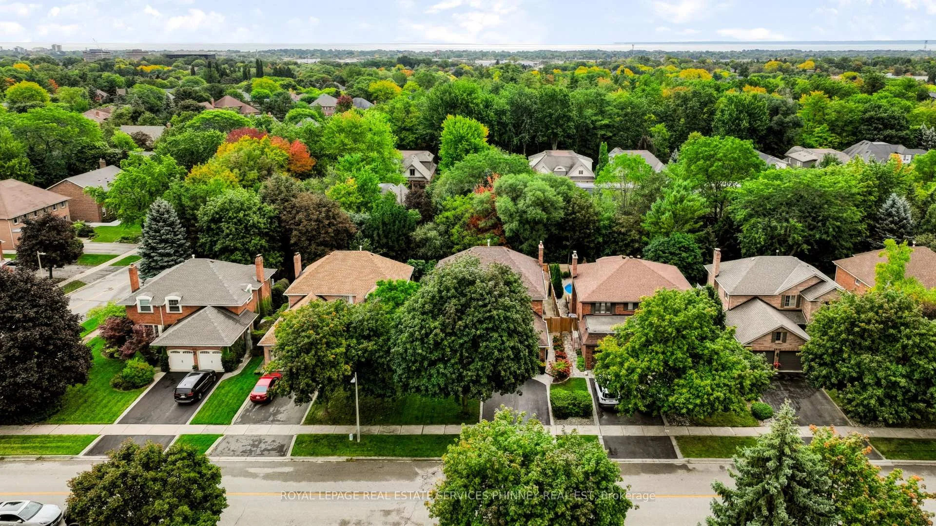 Photo 12 of 1012 Oak Meadow Road, Oakville, Glen Abbey — HOMEH