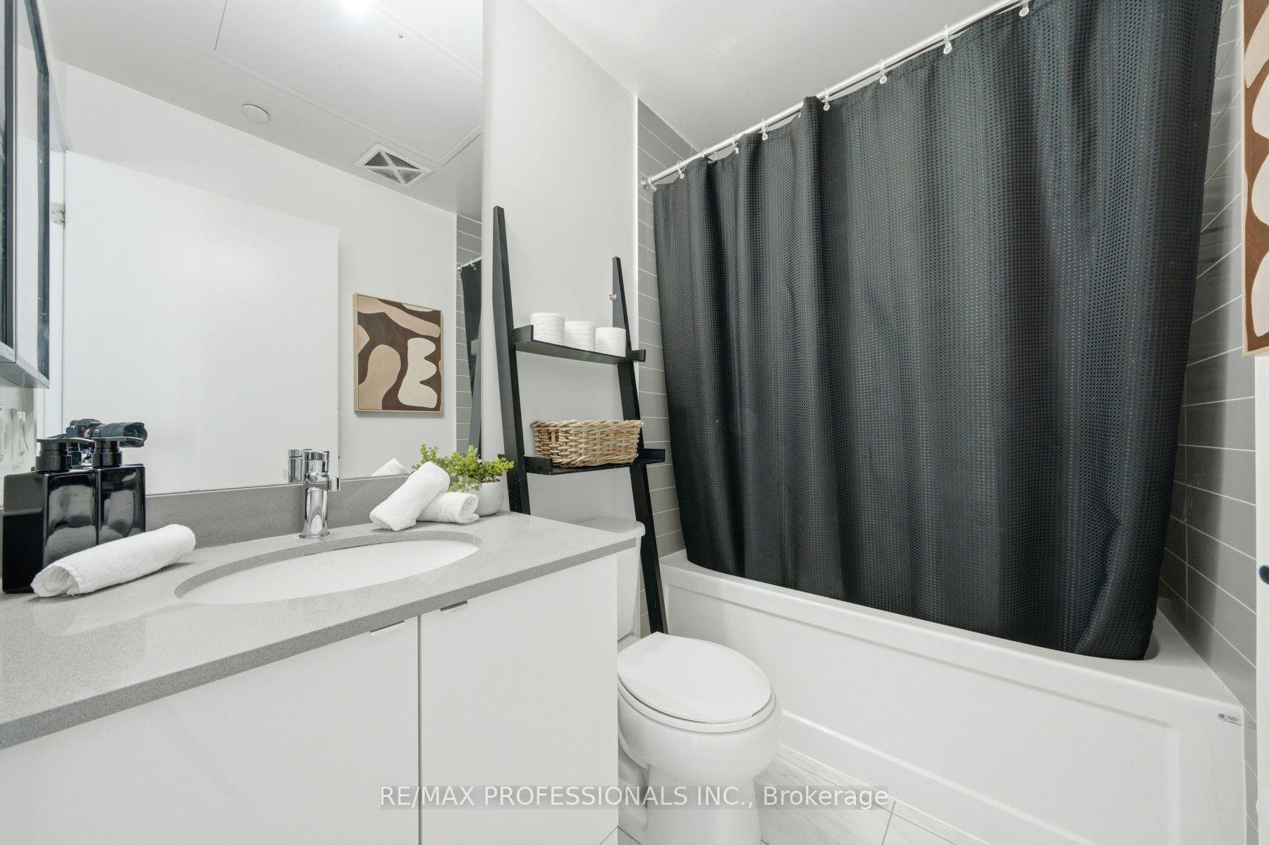 Photo 12 of Unit PH08, 49 East Liberty Street, Toronto, Niagara — HOMEH
