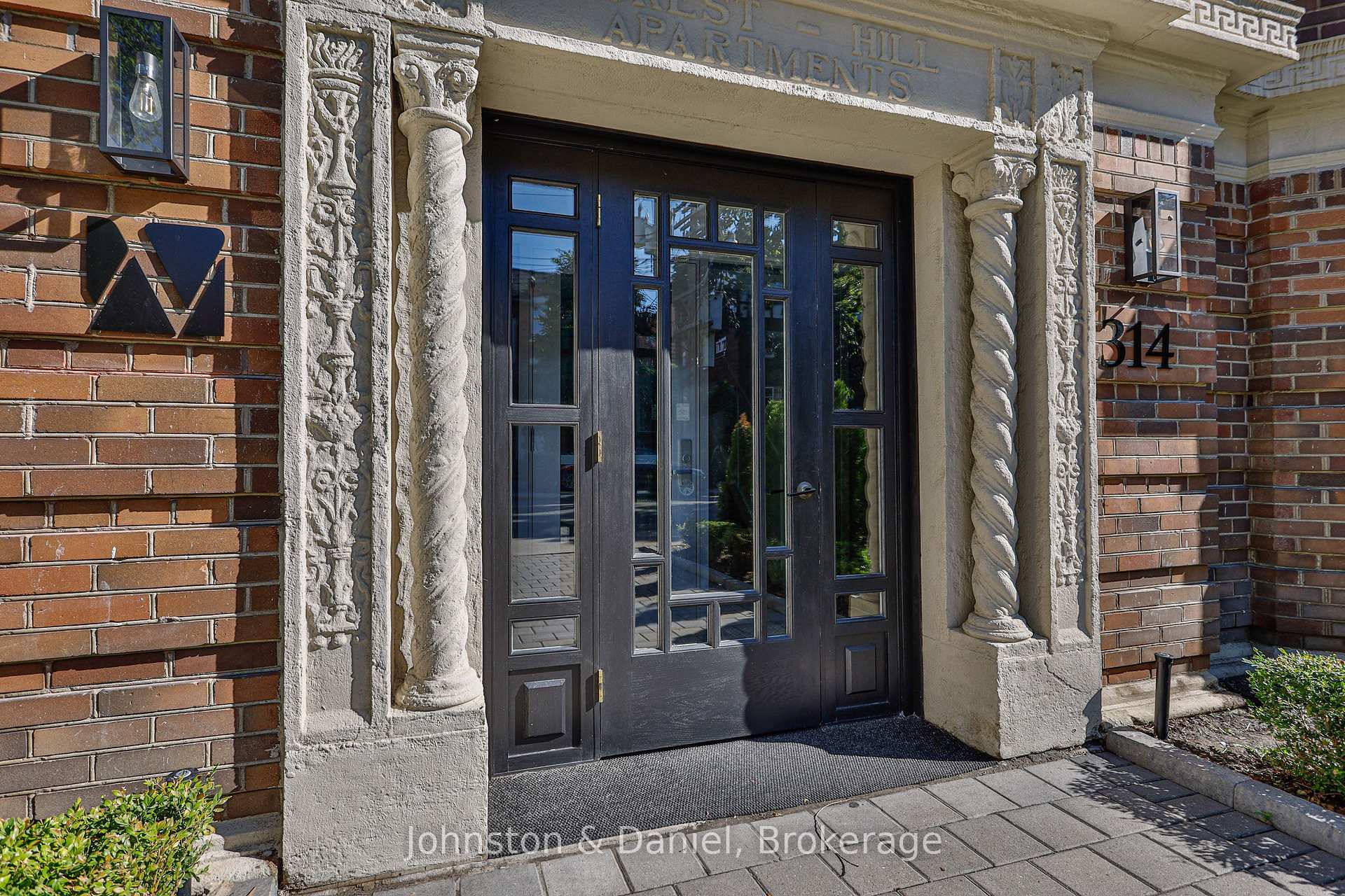 Photo 3 of Unit 7, 314 Lonsdale Road, Toronto, Forest Hill South — HOMEH