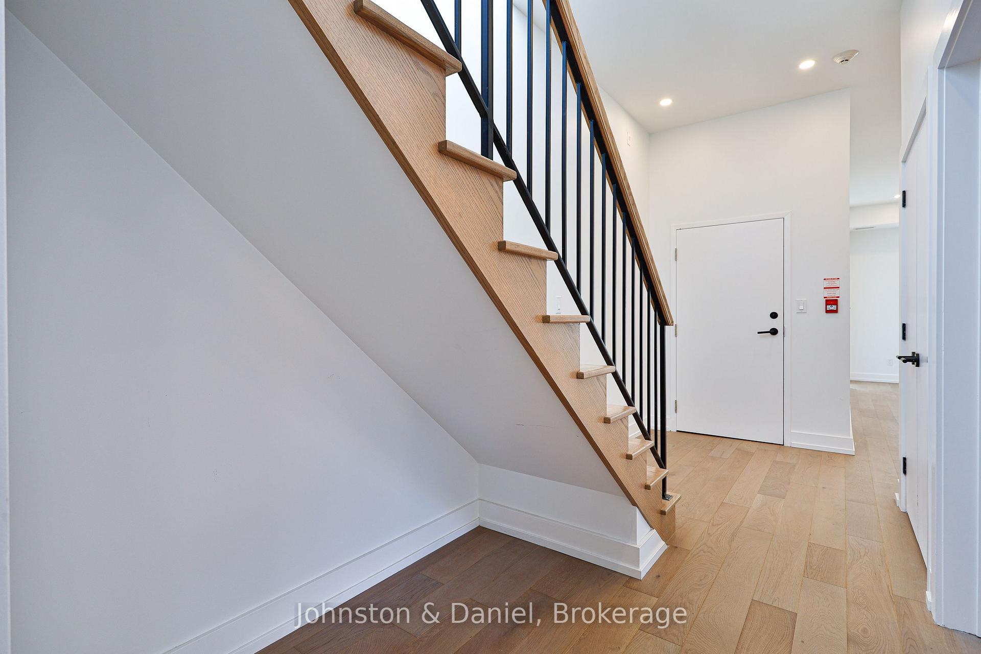 Photo 4 of Unit 7, 314 Lonsdale Road, Toronto, Forest Hill South — HOMEH