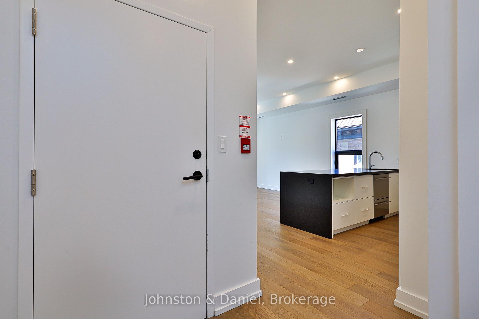 Photo 5 of Unit 7, 314 Lonsdale Road, Toronto, Forest Hill South — HOMEH