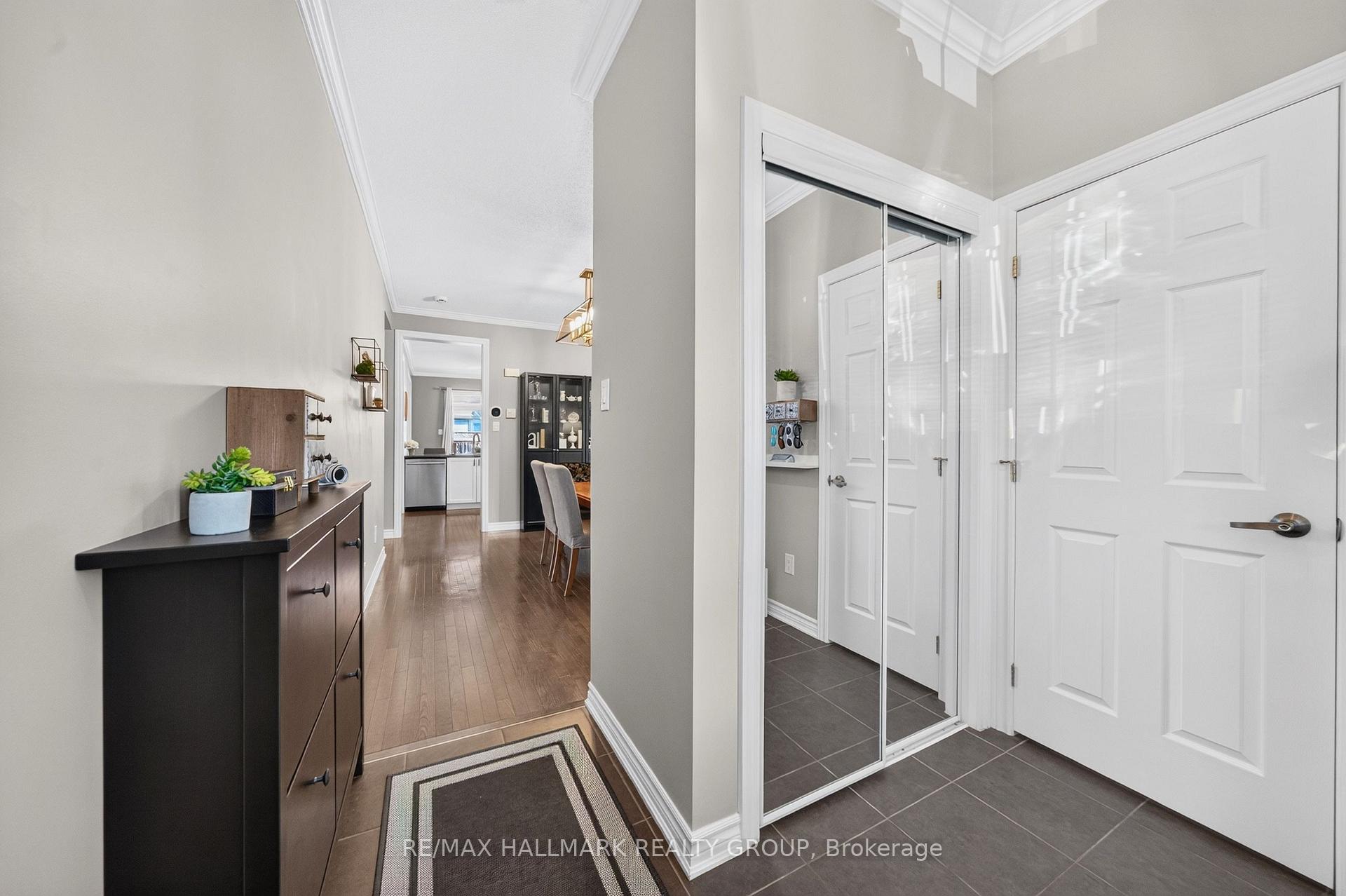 Photo 5 of 556 Sunlit Circle, Ottawa, Notting Hill/Summerside — HOMEH