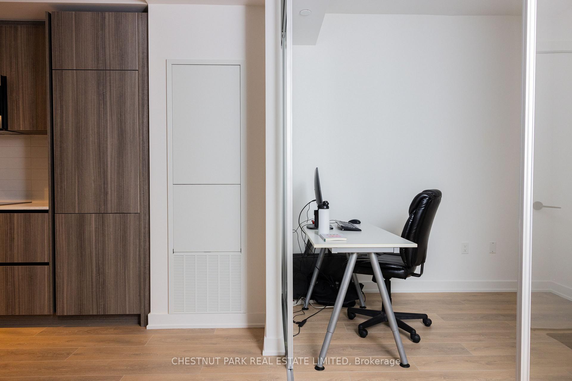 Photo 2 of Unit 1807, 117 Broadway Avenue, Toronto, Mount Pleasant West — HOMEH