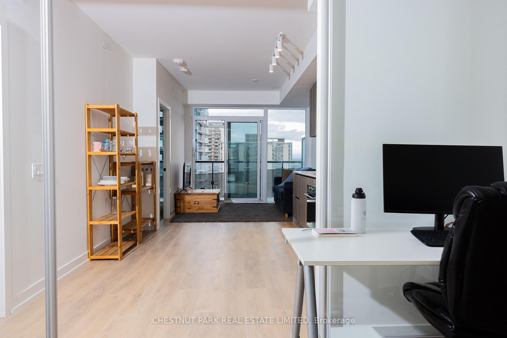 Photo 4 of Unit 1807, 117 Broadway Avenue, Toronto, Mount Pleasant West — HOMEH