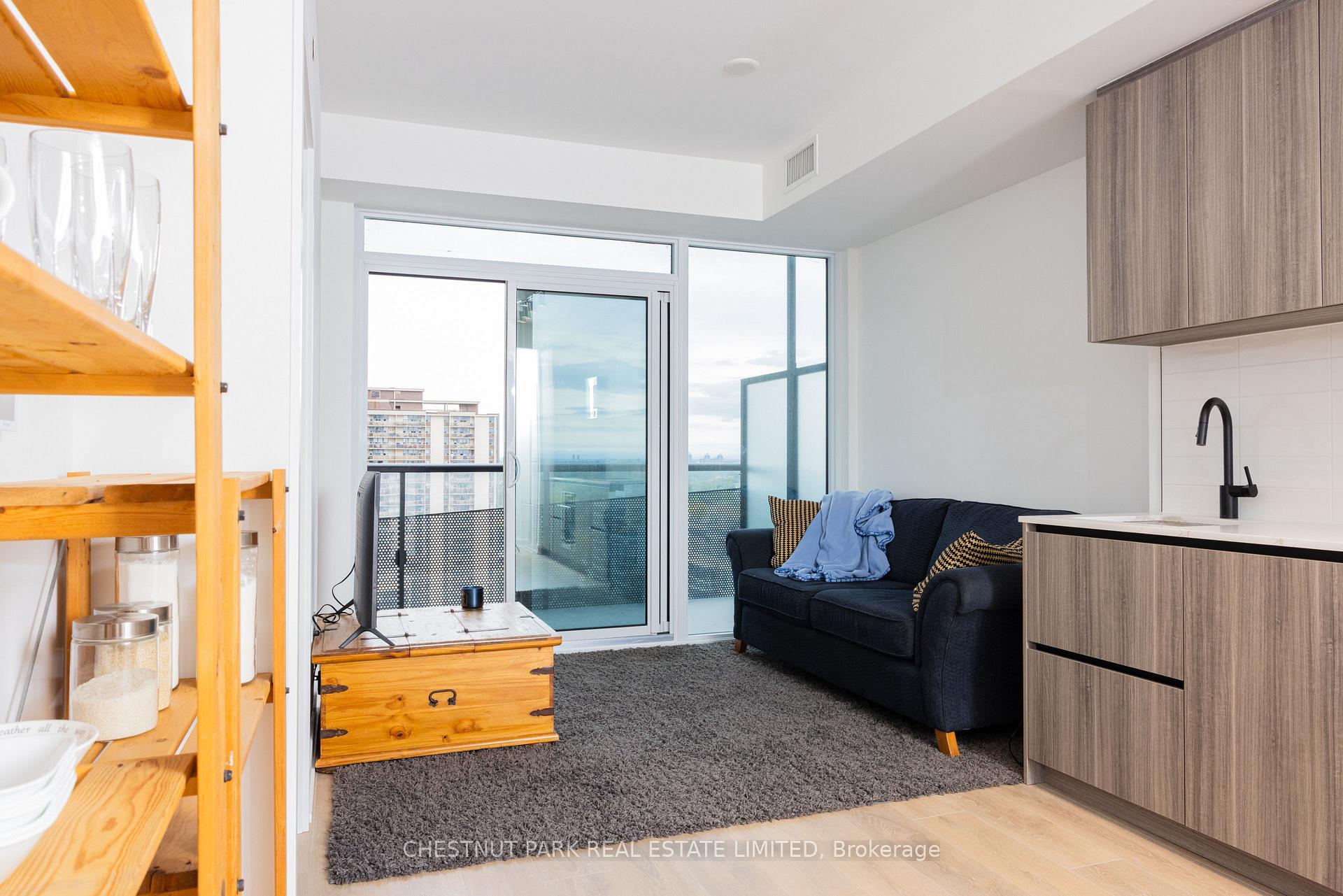 Photo 6 of Unit 1807, 117 Broadway Avenue, Toronto, Mount Pleasant West — HOMEH