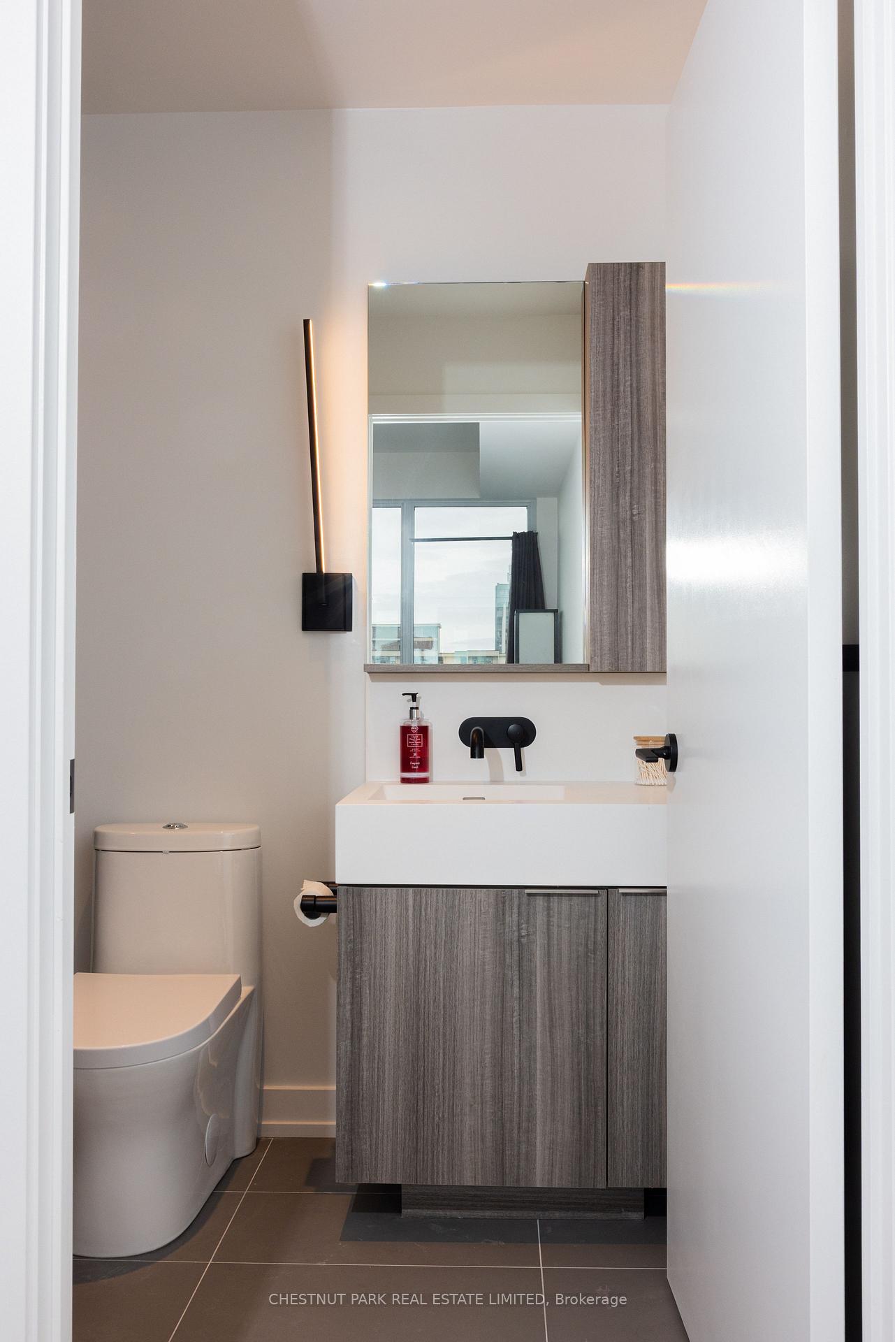 Photo 11 of Unit 1807, 117 Broadway Avenue, Toronto, Mount Pleasant West — HOMEH
