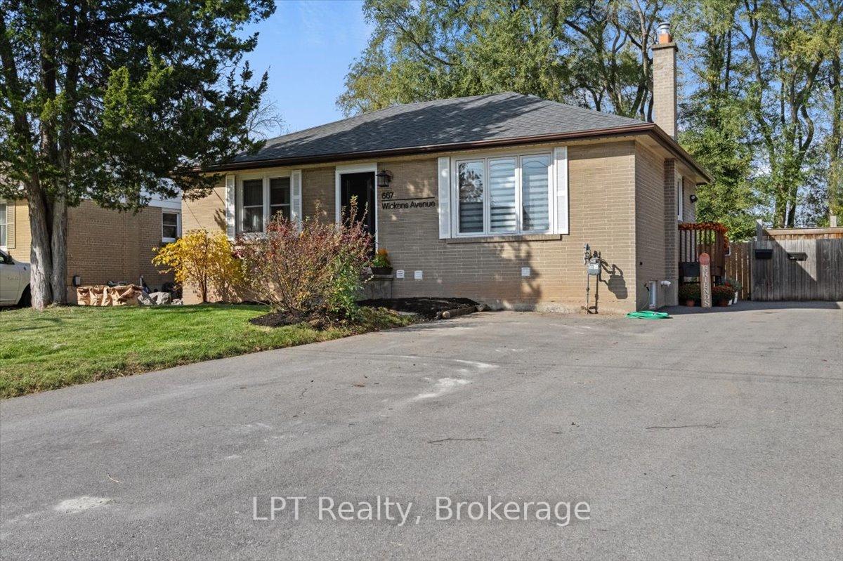 Photo 3 of 667 Wickens Avenue, Burlington, LaSalle — HOMEH
