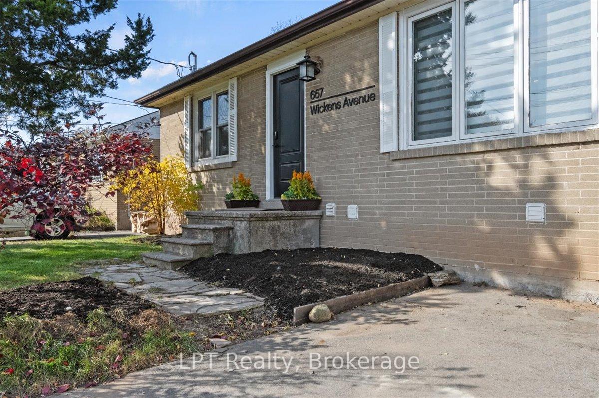 Photo 6 of 667 Wickens Avenue, Burlington, LaSalle — HOMEH