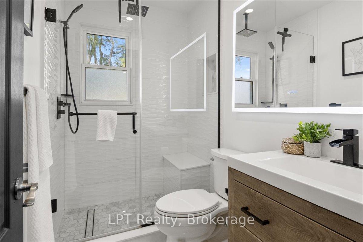 Photo 13 of 667 Wickens Avenue, Burlington, LaSalle — HOMEH