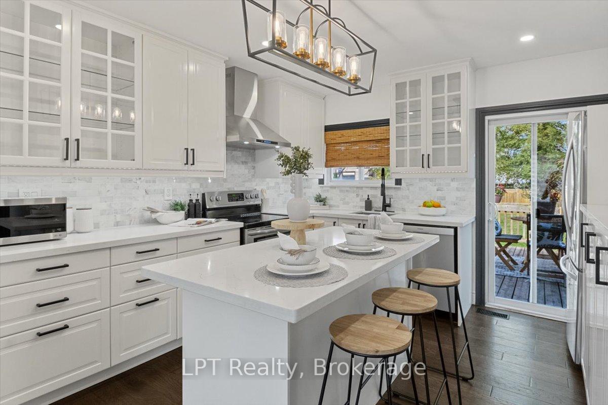 Photo 14 of 667 Wickens Avenue, Burlington, LaSalle — HOMEH