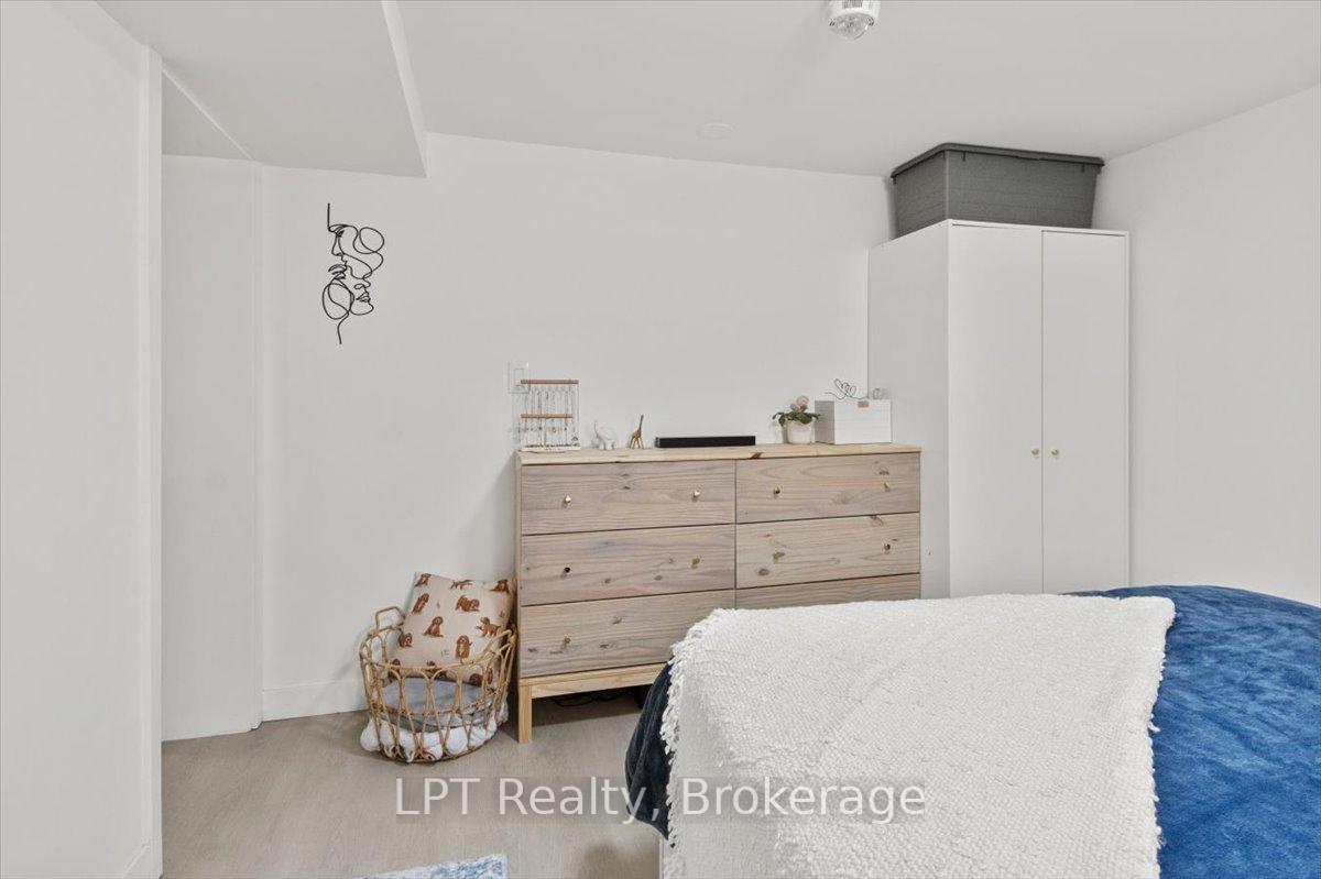 Photo 39 of 667 Wickens Avenue, Burlington, LaSalle — HOMEH