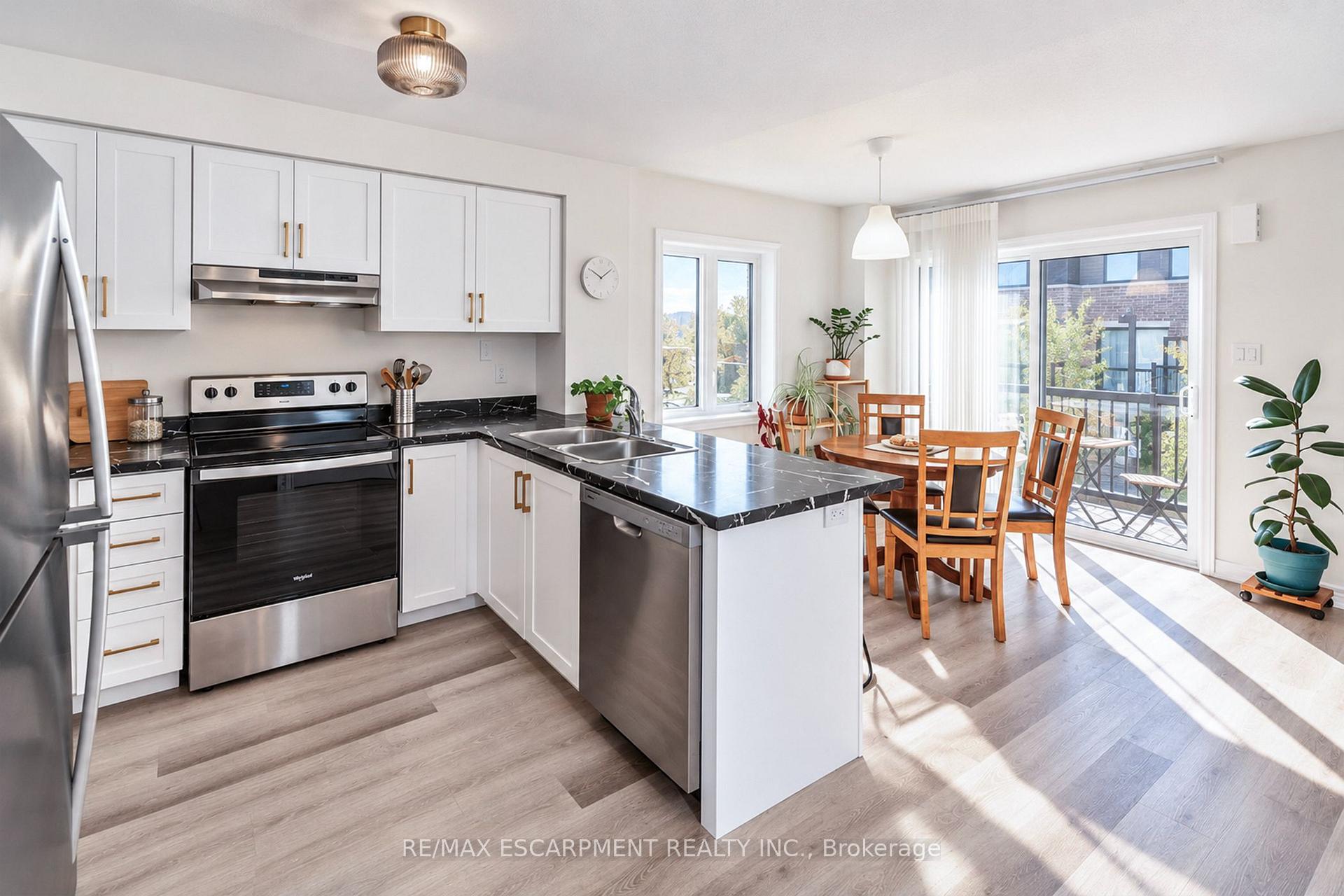 Photo 6 of 31 Dryden Lane, Hamilton, McQuesten — HOMEH