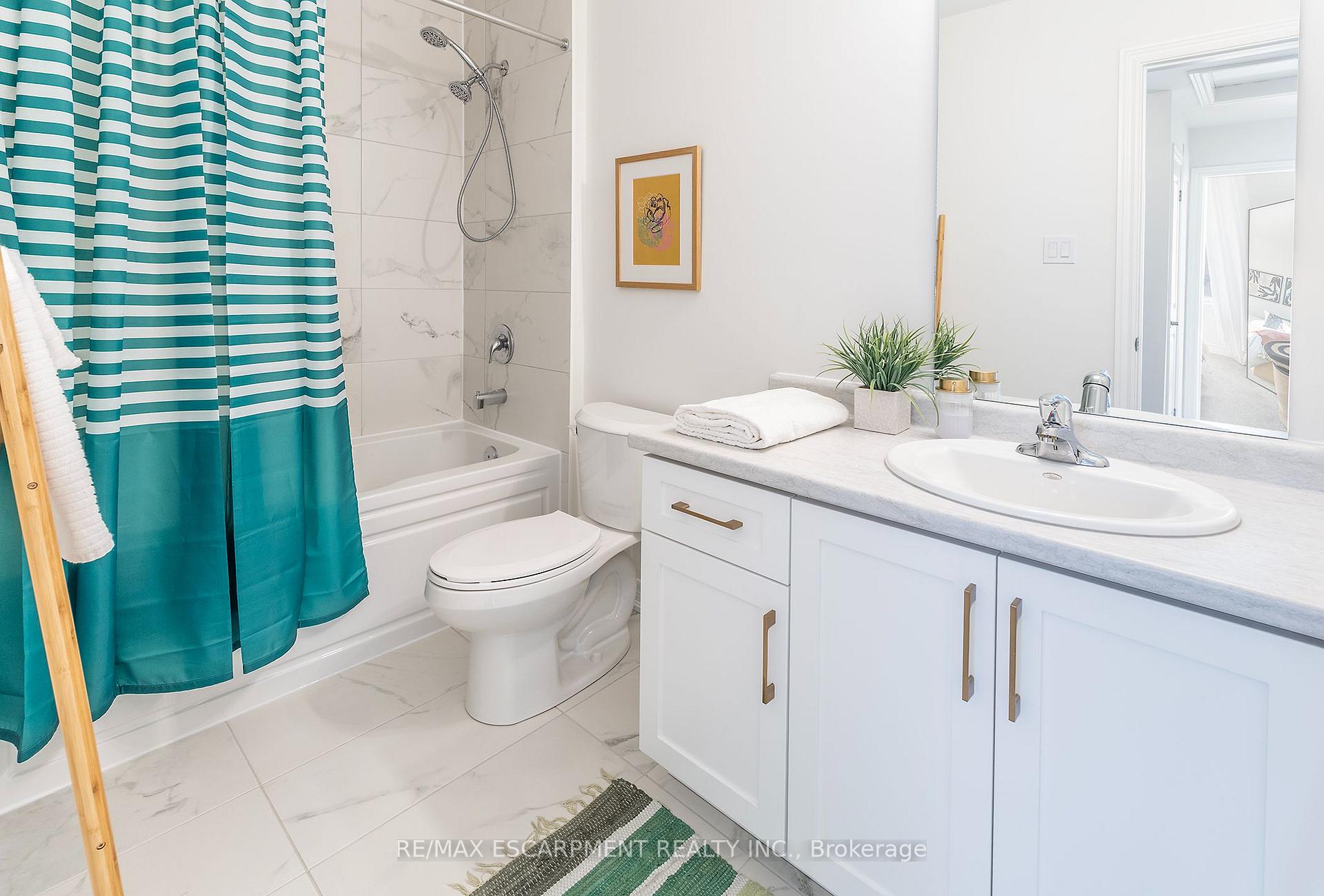 Photo 17 of 31 Dryden Lane, Hamilton, McQuesten — HOMEH