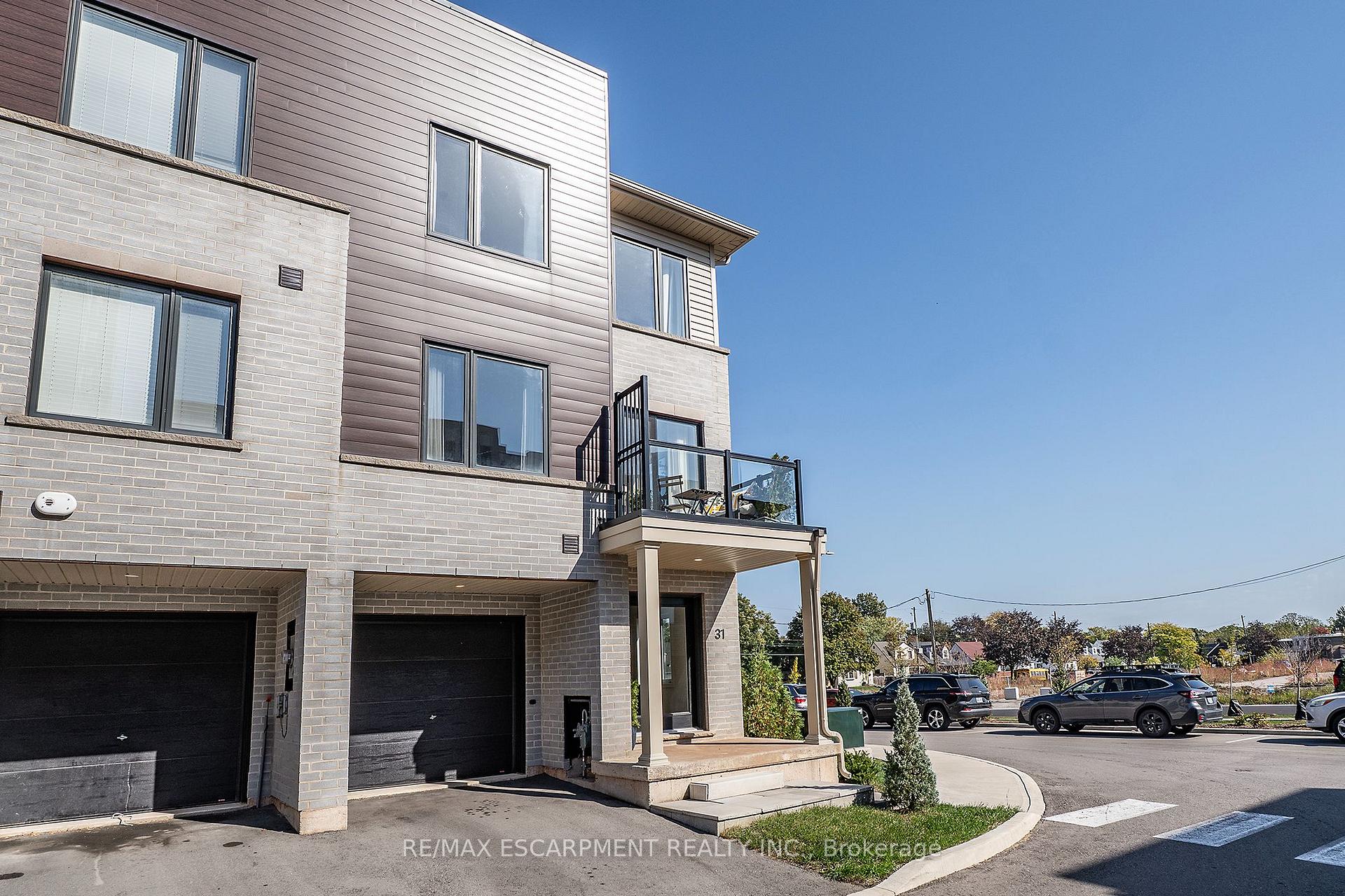 Photo 21 of 31 Dryden Lane, Hamilton, McQuesten — HOMEH