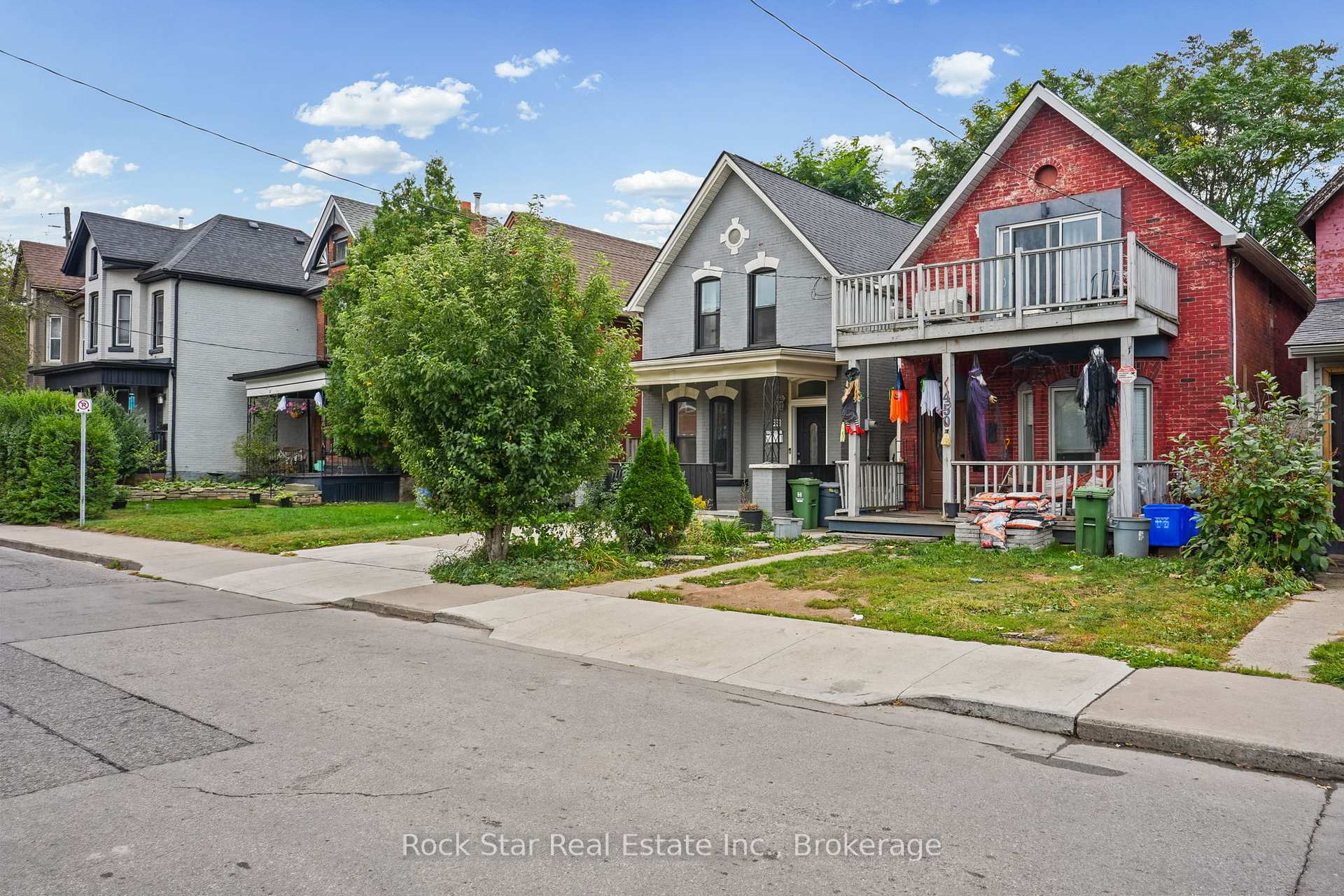 Photo 2 of 452 King William Street S, Hamilton, Landsdale — HOMEH