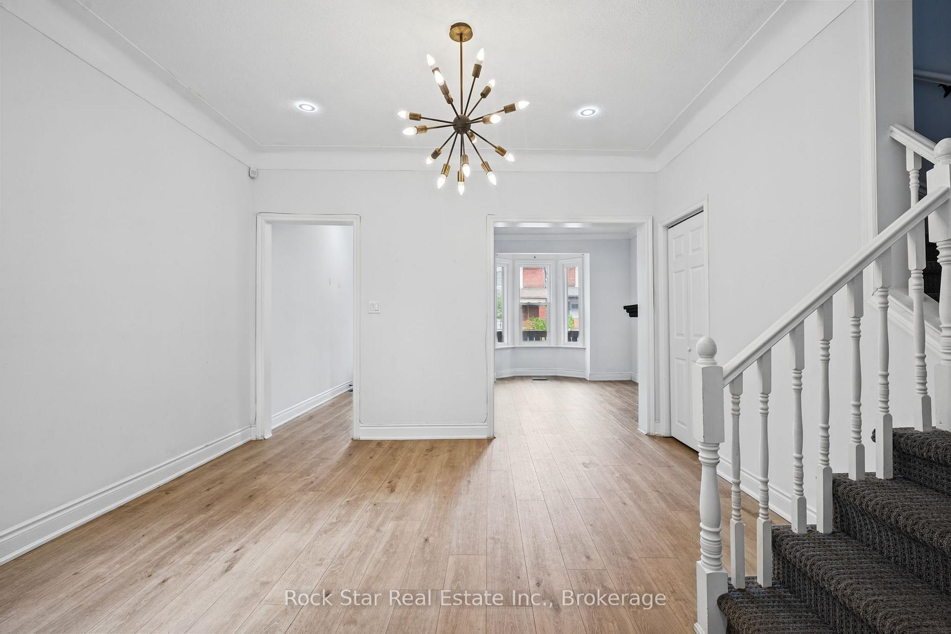 Photo 9 of 452 King William Street S, Hamilton, Landsdale — HOMEH