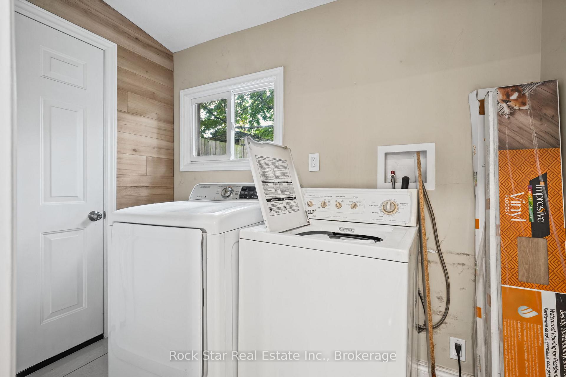 Photo 28 of 452 King William Street S, Hamilton, Landsdale — HOMEH