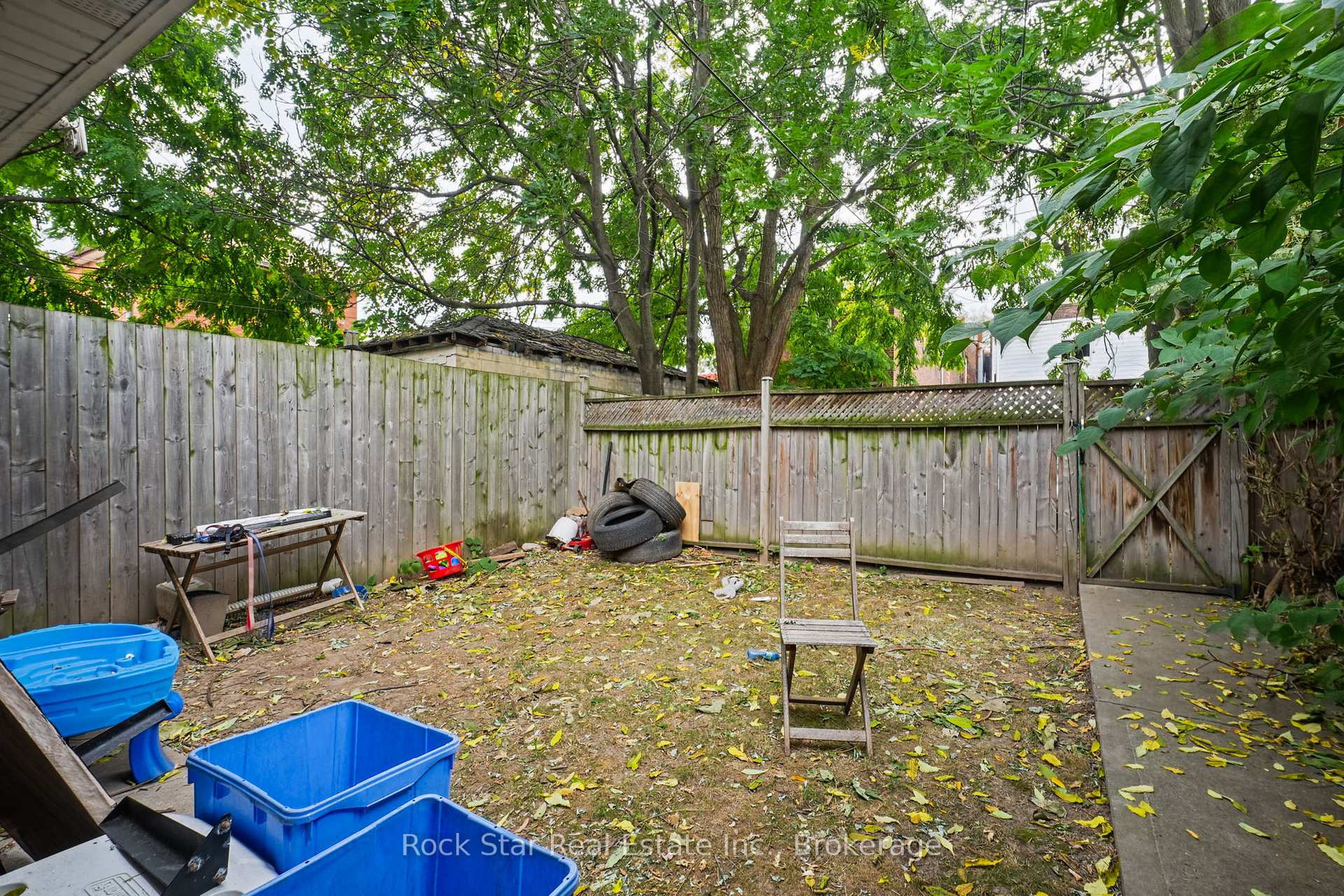 Photo 29 of 452 King William Street S, Hamilton, Landsdale — HOMEH