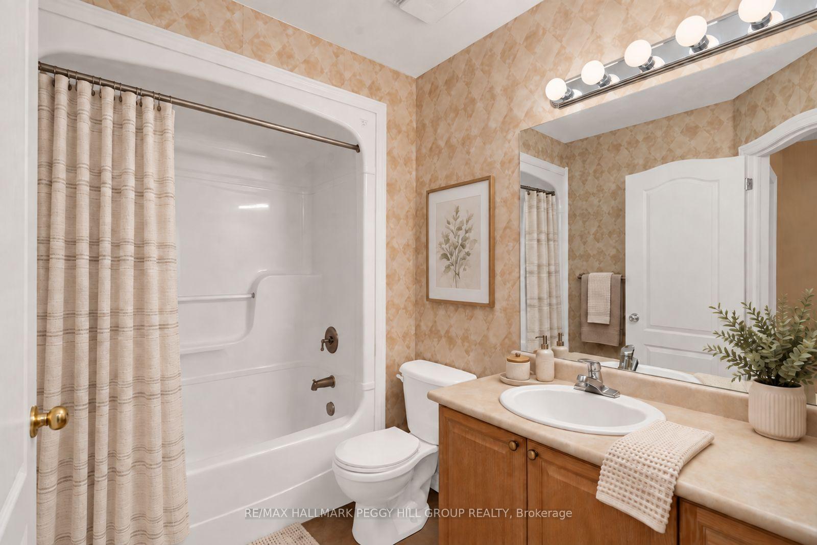 Photo 12 of 5 Sandringham Drive, Barrie, Innis-Shore — HOMEH
