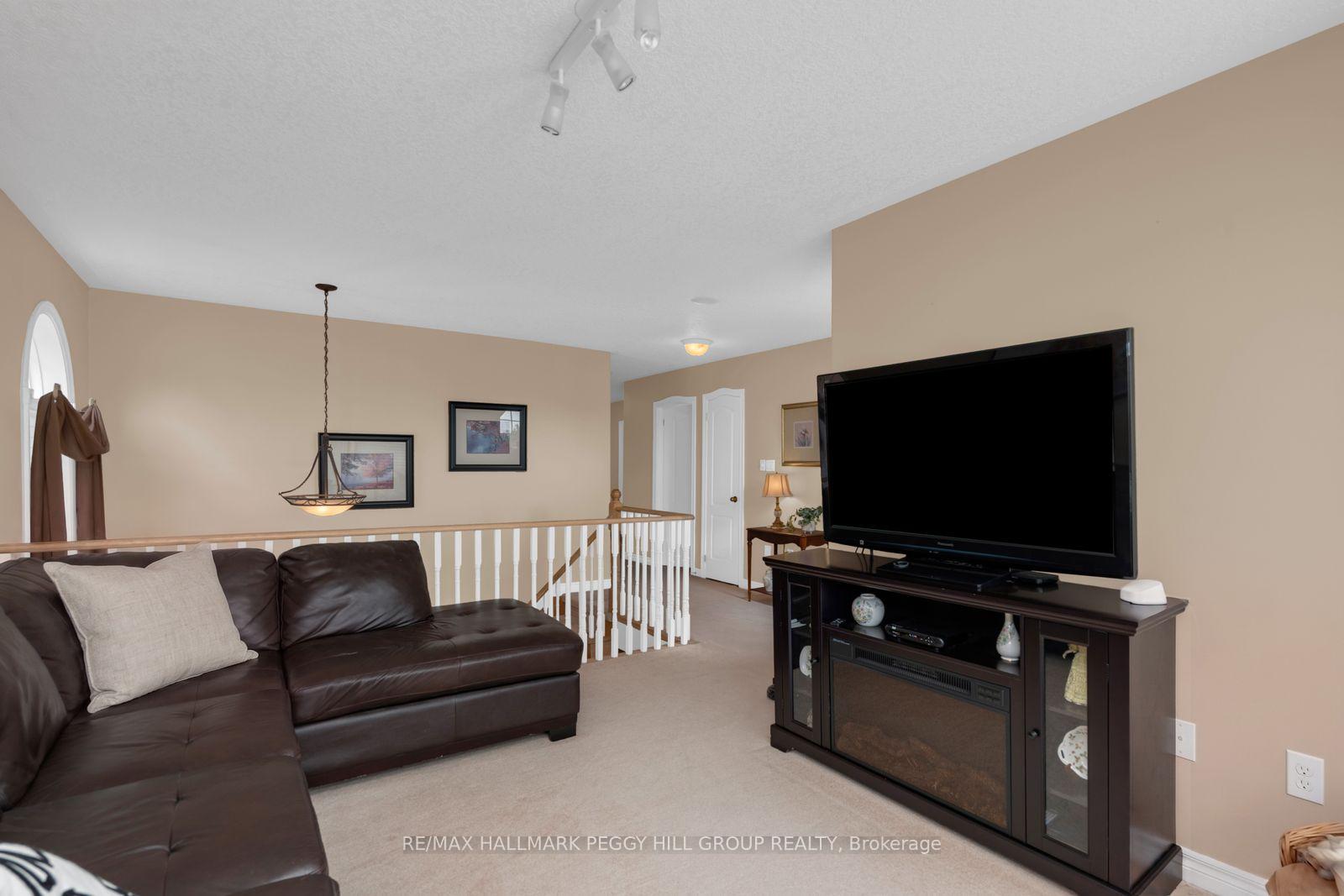 Photo 13 of 5 Sandringham Drive, Barrie, Innis-Shore — HOMEH