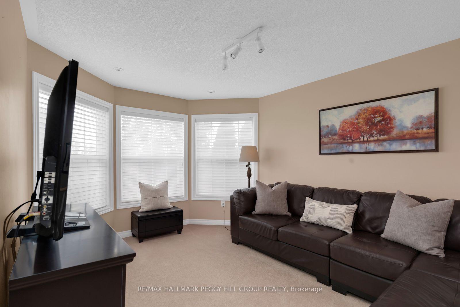 Photo 14 of 5 Sandringham Drive, Barrie, Innis-Shore — HOMEH