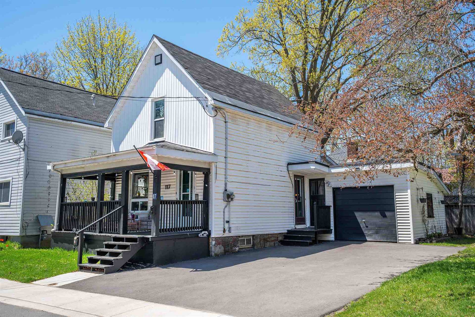Photo 2 of 117 Biggings Avenue, Sault Ste Marie, Ward 2 — HOMEH