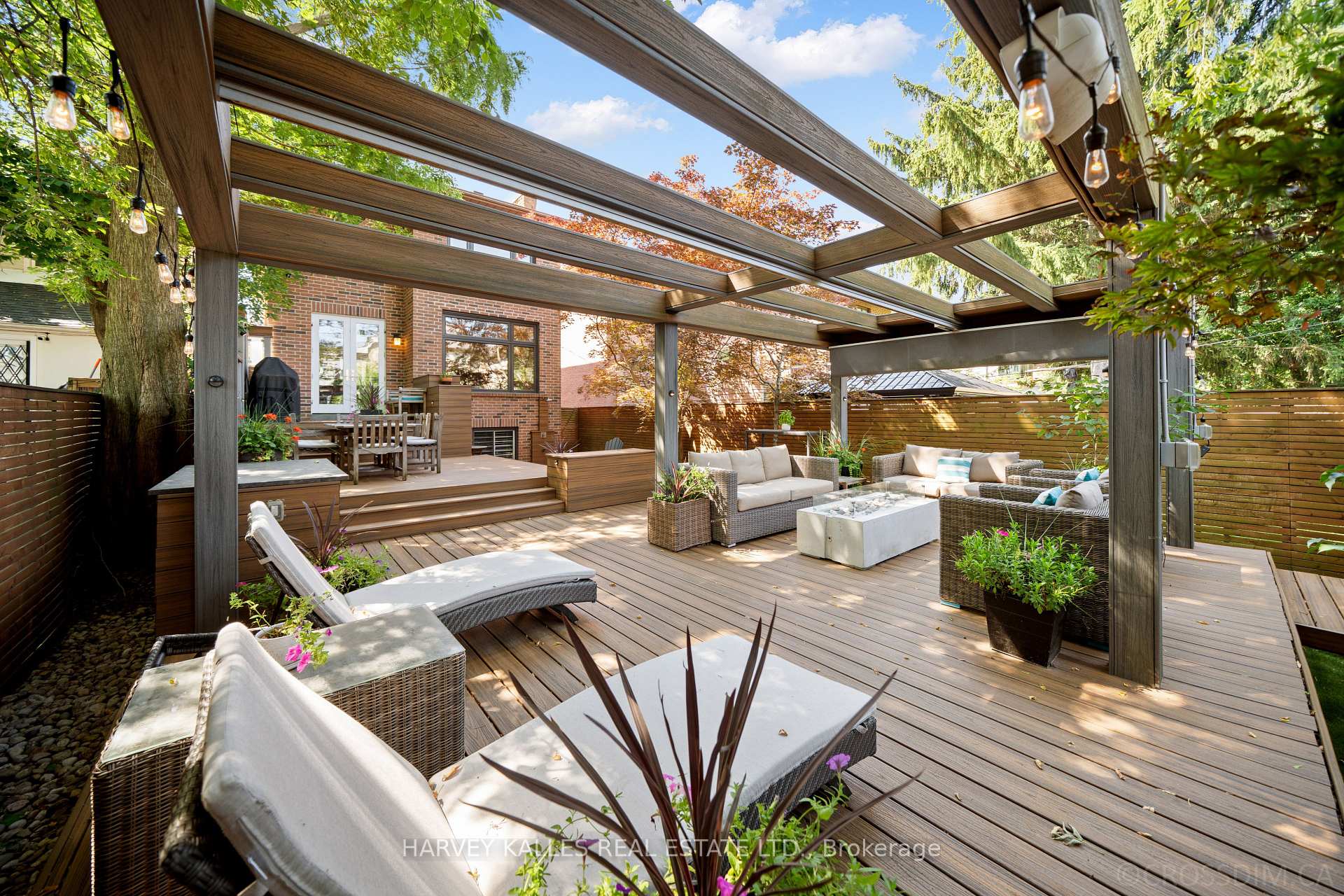 Photo of 434 Bedford Park Avenue