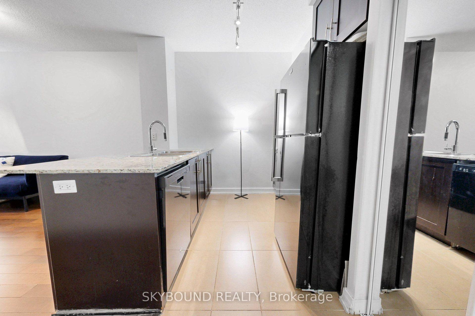 Photo 8 of Unit 214, 4070 Confederation Parkway, Mississauga, Creditview — HOMEH
