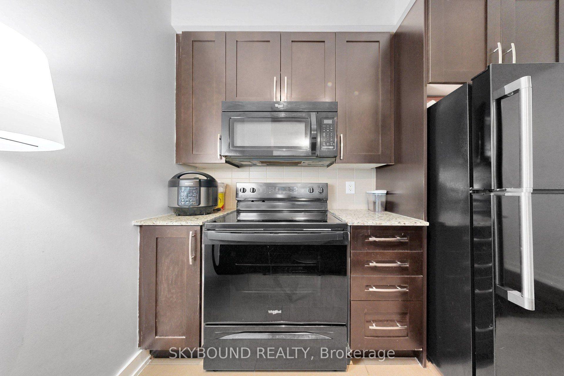 Photo 9 of Unit 214, 4070 Confederation Parkway, Mississauga, Creditview — HOMEH