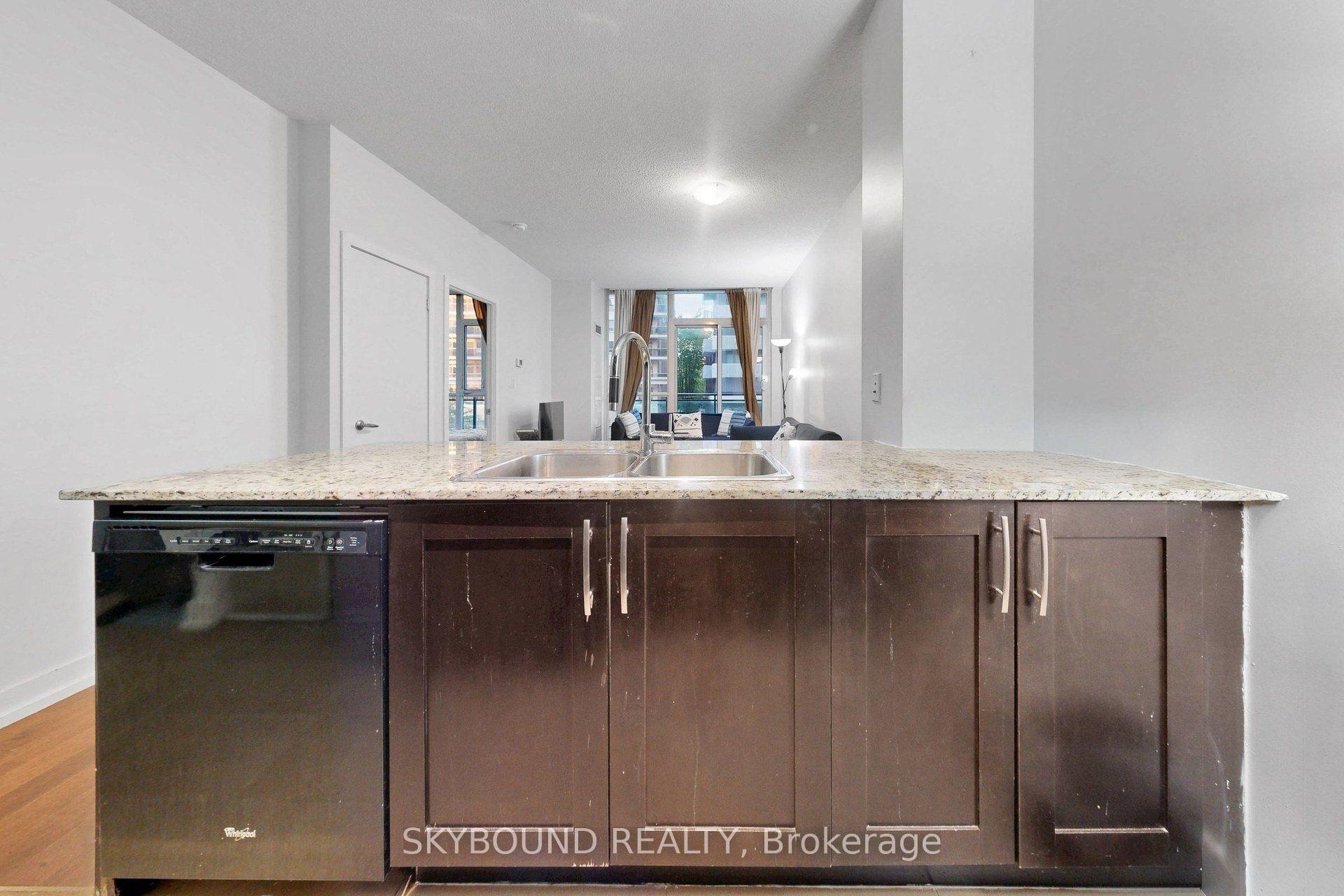 Photo 10 of Unit 214, 4070 Confederation Parkway, Mississauga, Creditview — HOMEH