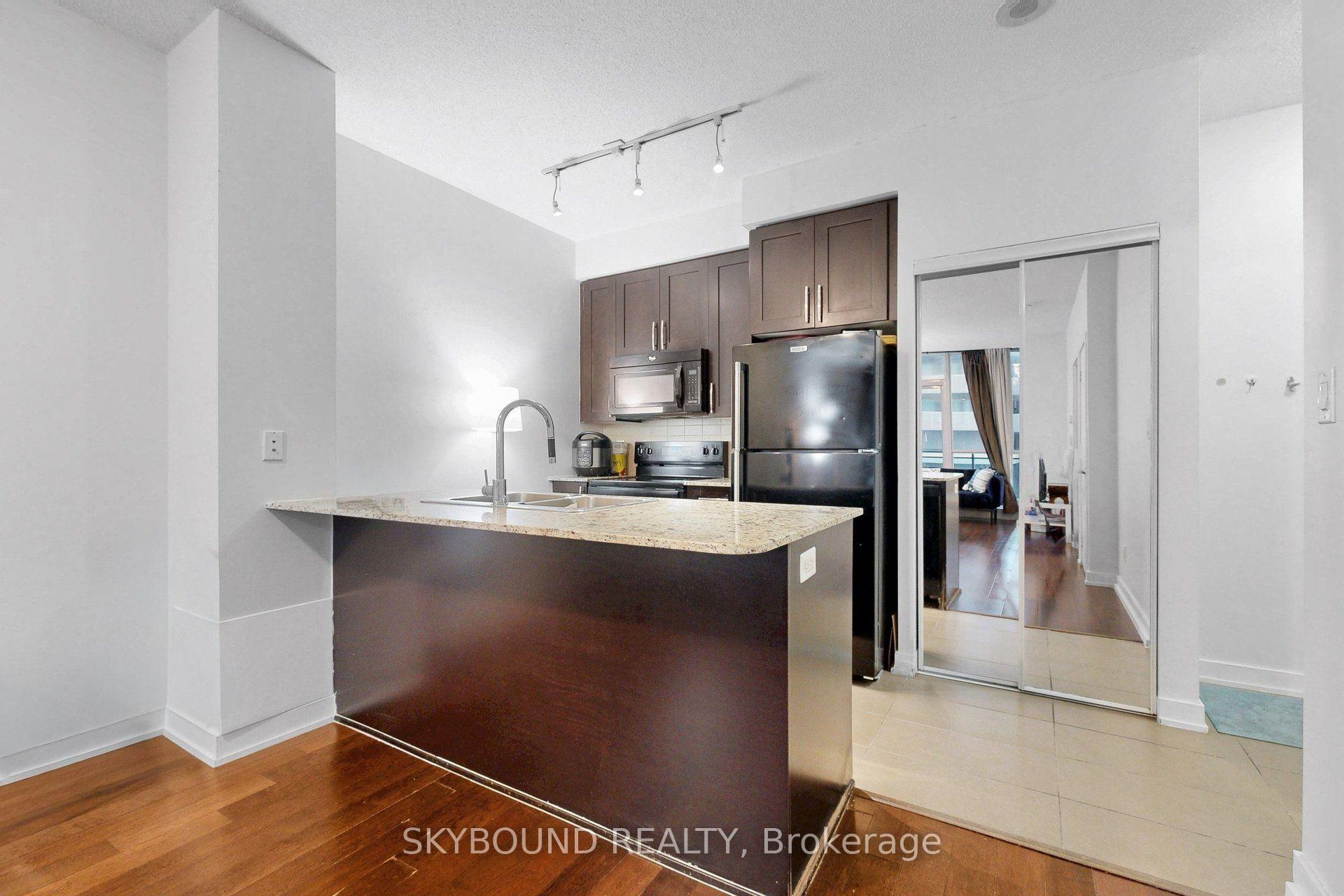 Photo 12 of Unit 214, 4070 Confederation Parkway, Mississauga, Creditview — HOMEH
