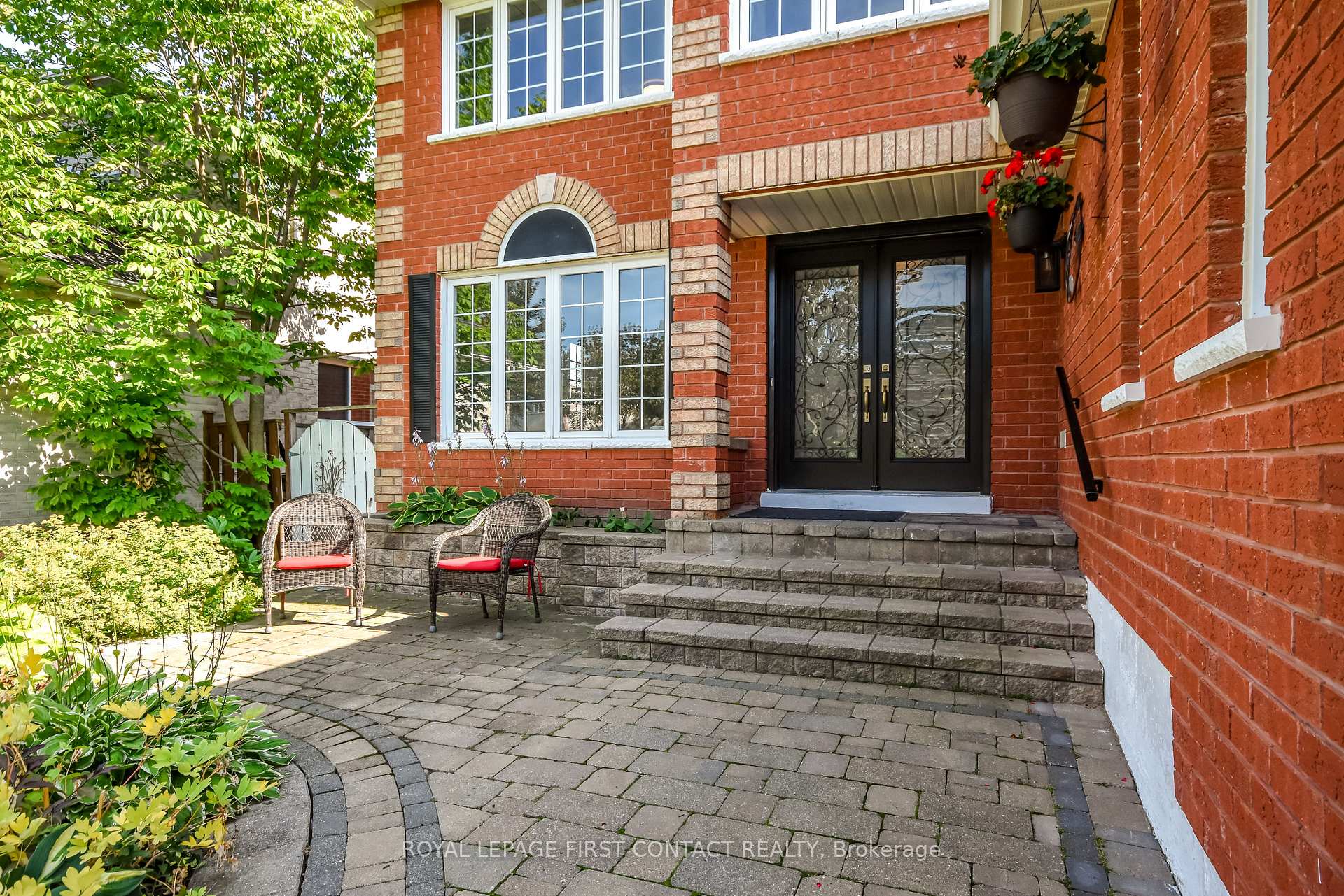 Photo 2 of 34 Bear Creek Drive, Barrie, Holly — HOMEH
