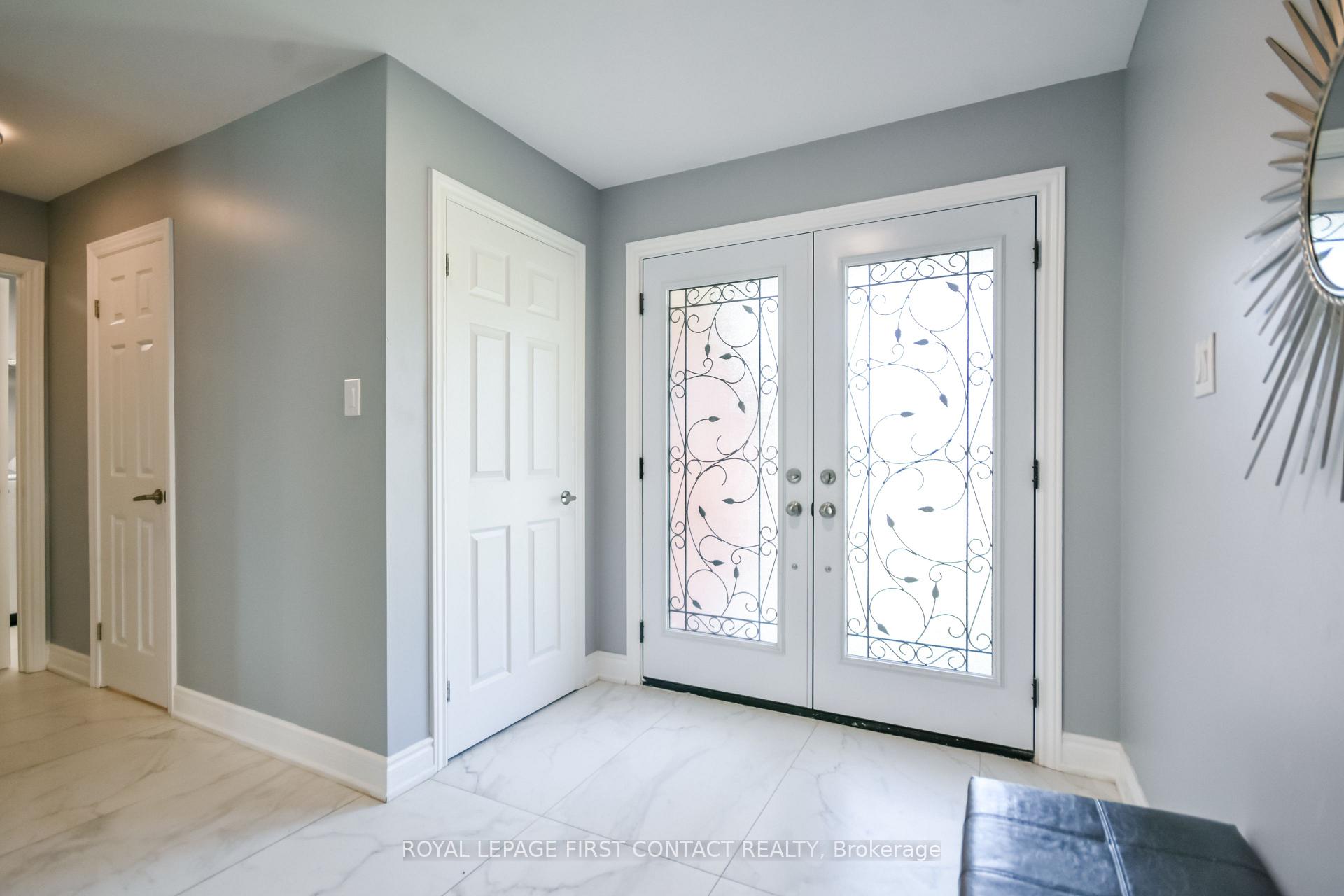Photo 5 of 34 Bear Creek Drive, Barrie, Holly — HOMEH