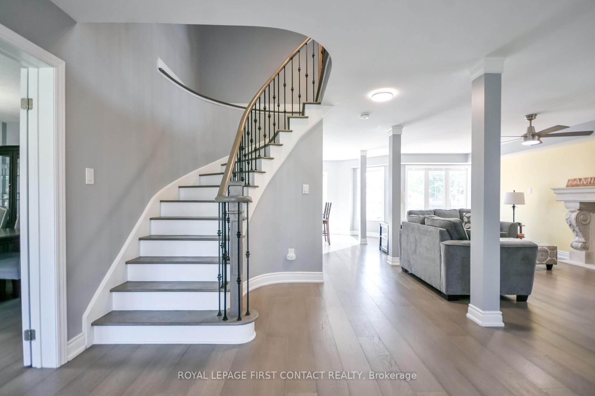 Photo 6 of 34 Bear Creek Drive, Barrie, Holly — HOMEH