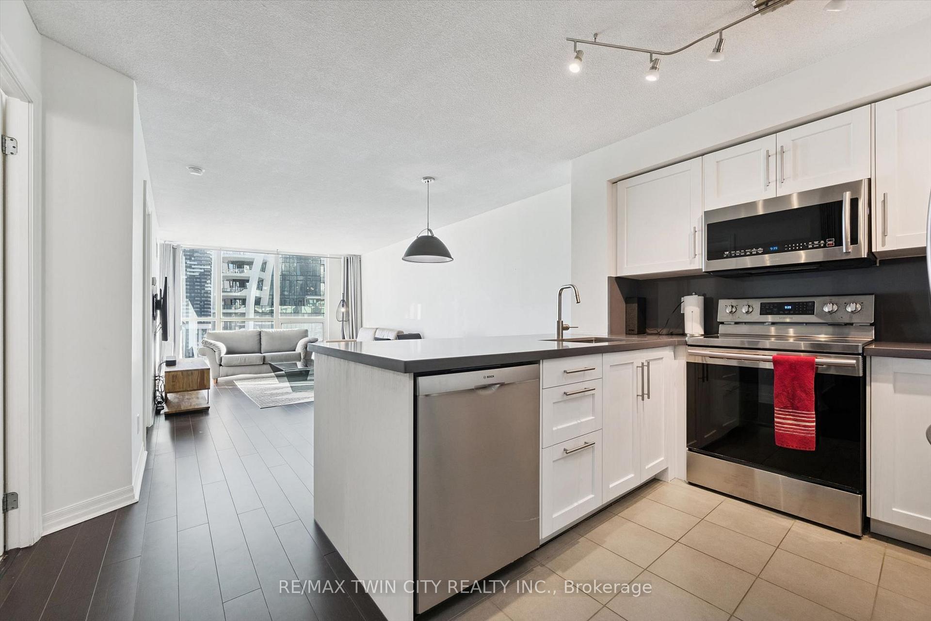 Photo 3 of Unit 1608, 16 Yonge Street, Toronto, Waterfront Communities — HOMEH