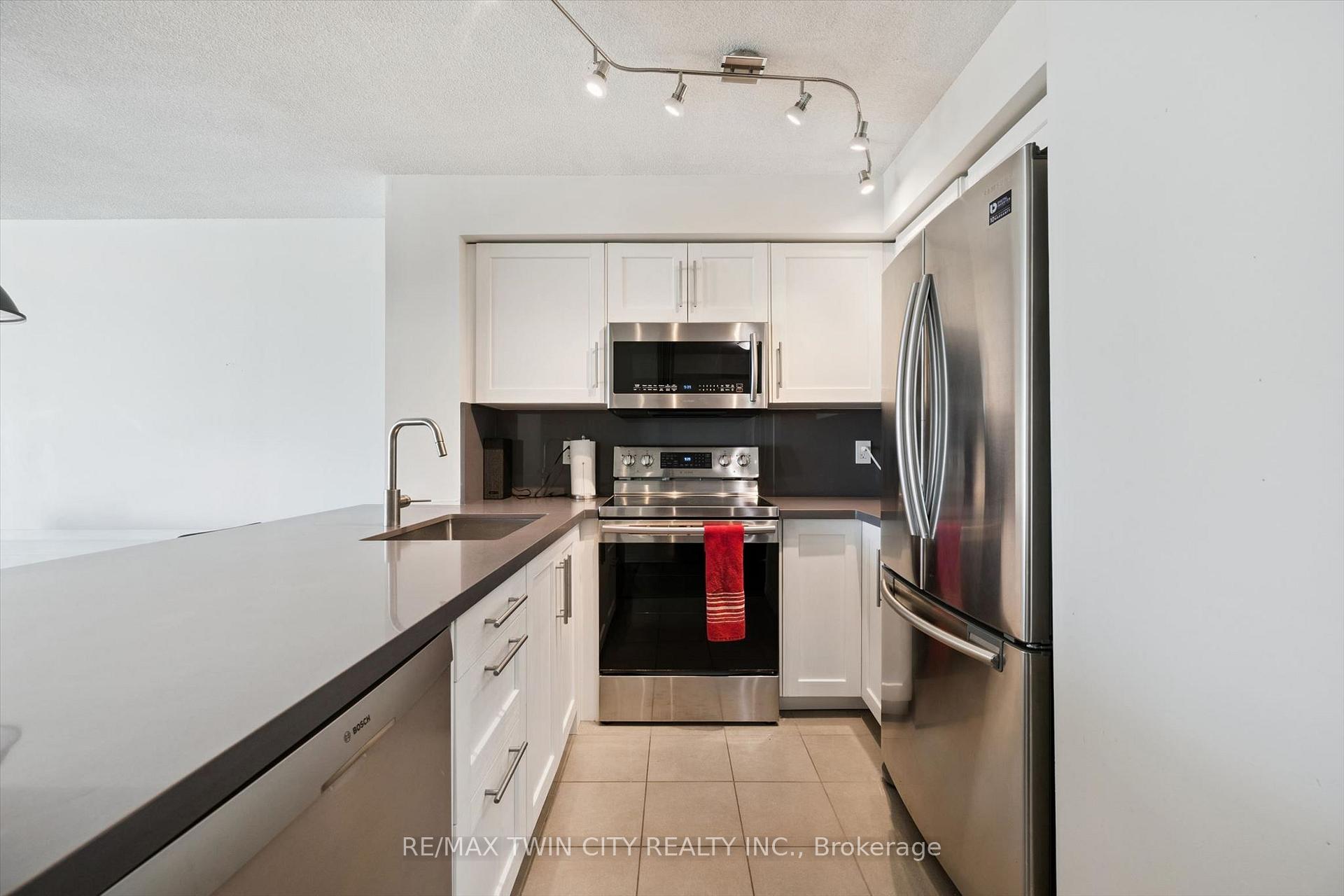 Photo 5 of Unit 1608, 16 Yonge Street, Toronto, Waterfront Communities — HOMEH