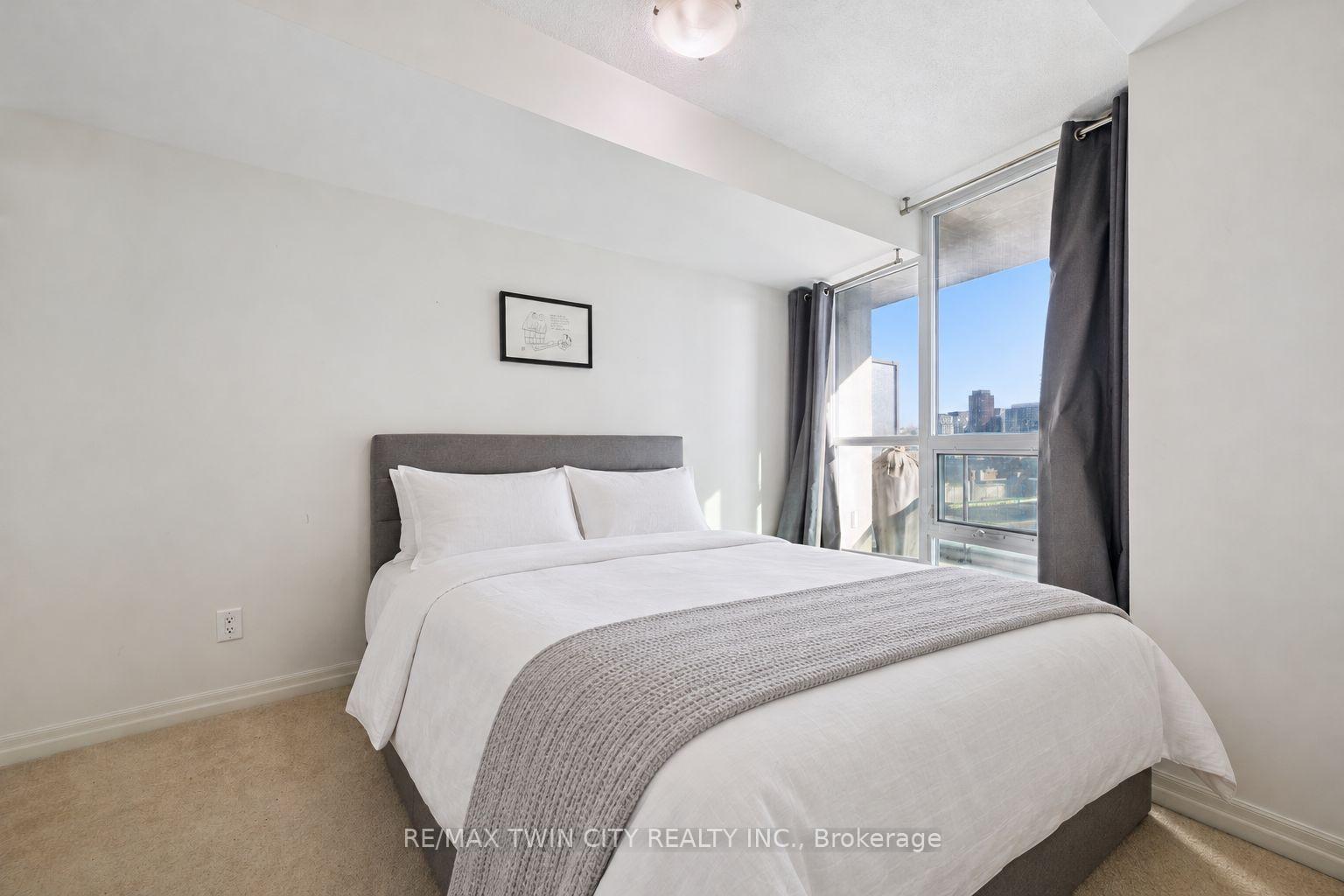 Photo 7 of Unit 1608, 16 Yonge Street, Toronto, Waterfront Communities — HOMEH