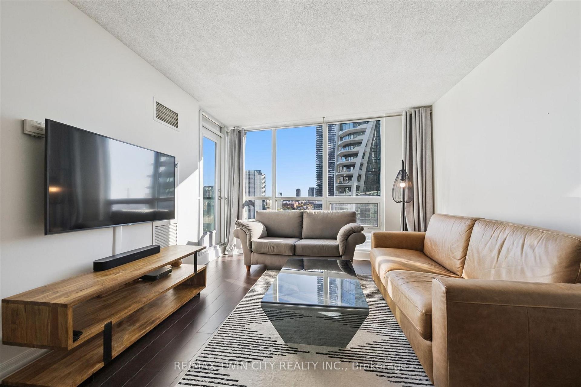 Photo 9 of Unit 1608, 16 Yonge Street, Toronto, Waterfront Communities — HOMEH