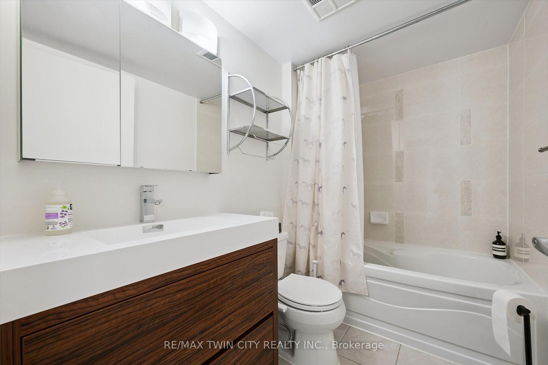 Photo 11 of Unit 1608, 16 Yonge Street, Toronto, Waterfront Communities — HOMEH