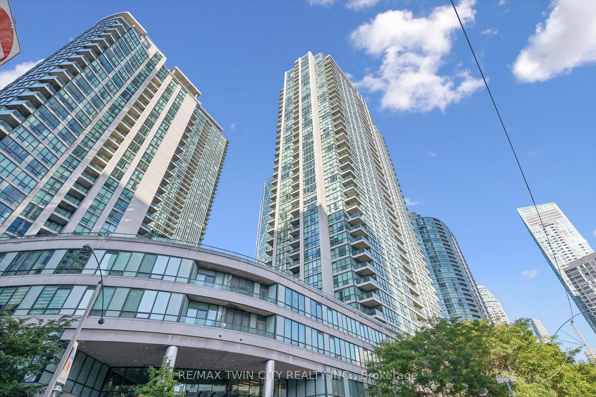 Photo 18 of Unit 1608, 16 Yonge Street, Toronto, Waterfront Communities — HOMEH