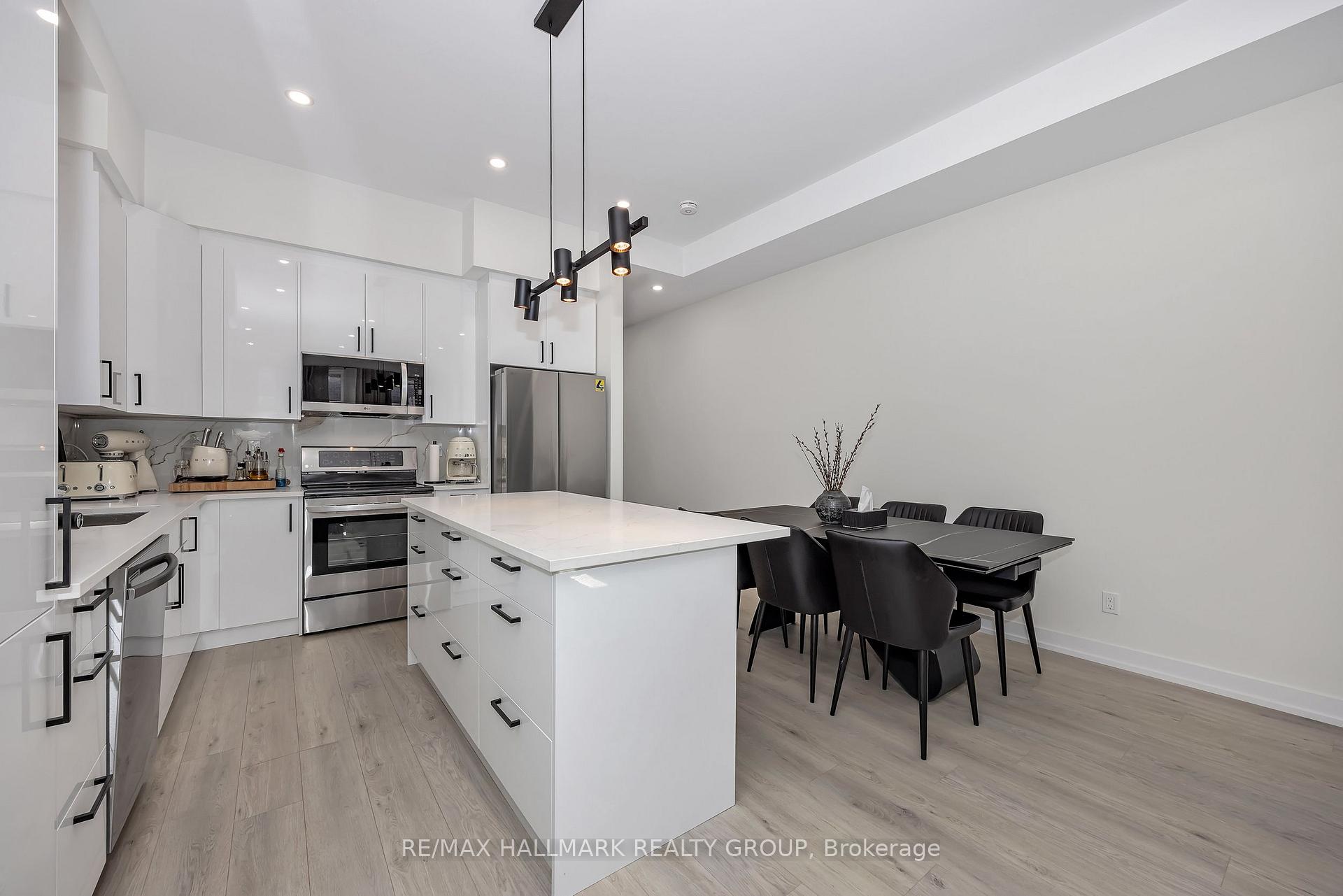 Photo 13 of 468 Mutual Street, Ottawa, Castle Heights — HOMEH