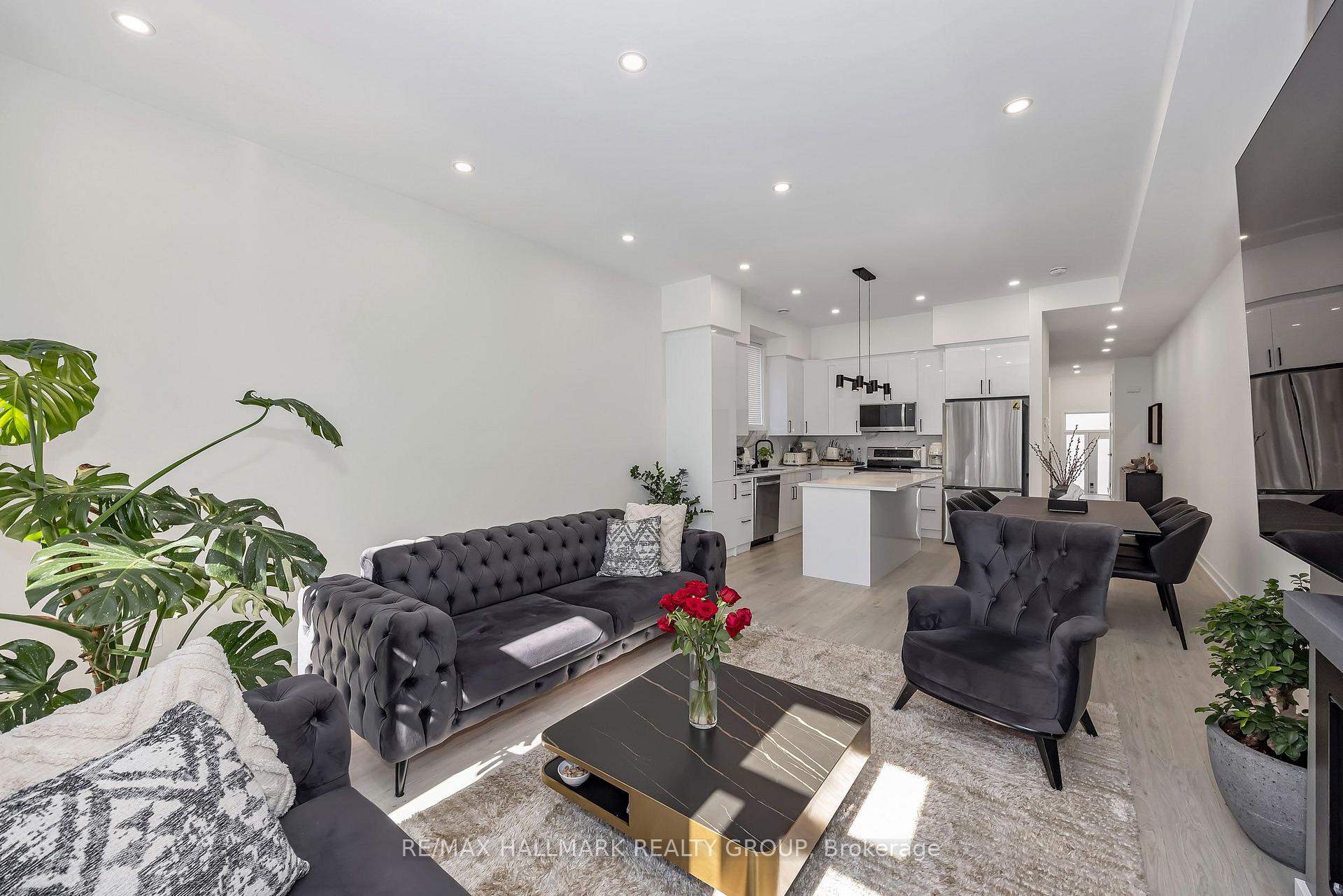 Photo 15 of 468 Mutual Street, Ottawa, Castle Heights — HOMEH