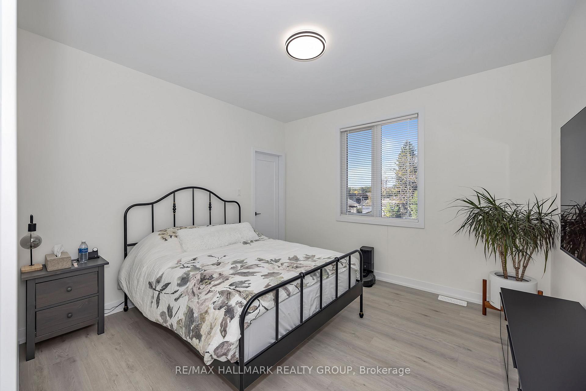 Photo 23 of 468 Mutual Street, Ottawa, Castle Heights — HOMEH