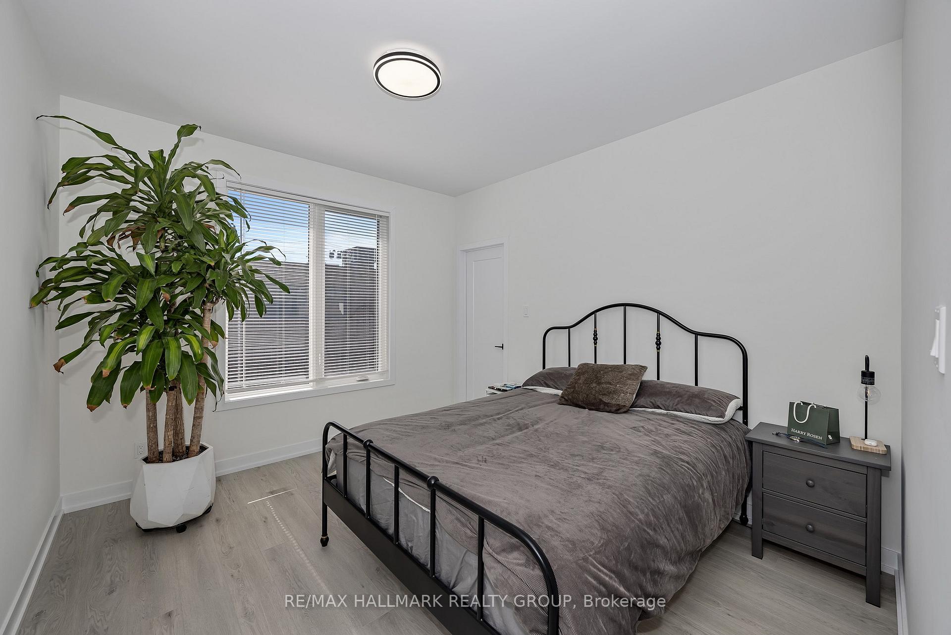 Photo 25 of 468 Mutual Street, Ottawa, Castle Heights — HOMEH