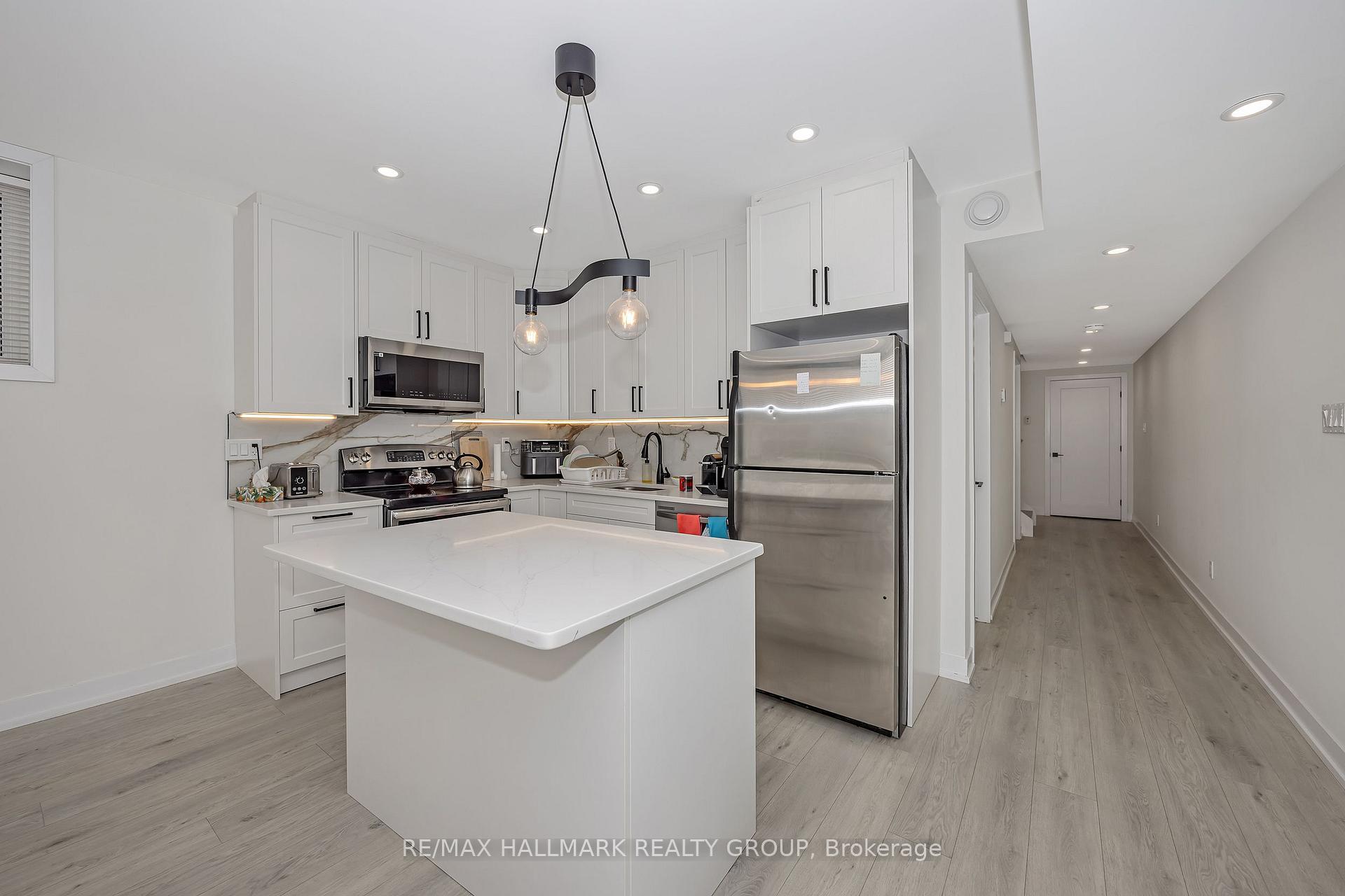 Photo 32 of 468 Mutual Street, Ottawa, Castle Heights — HOMEH